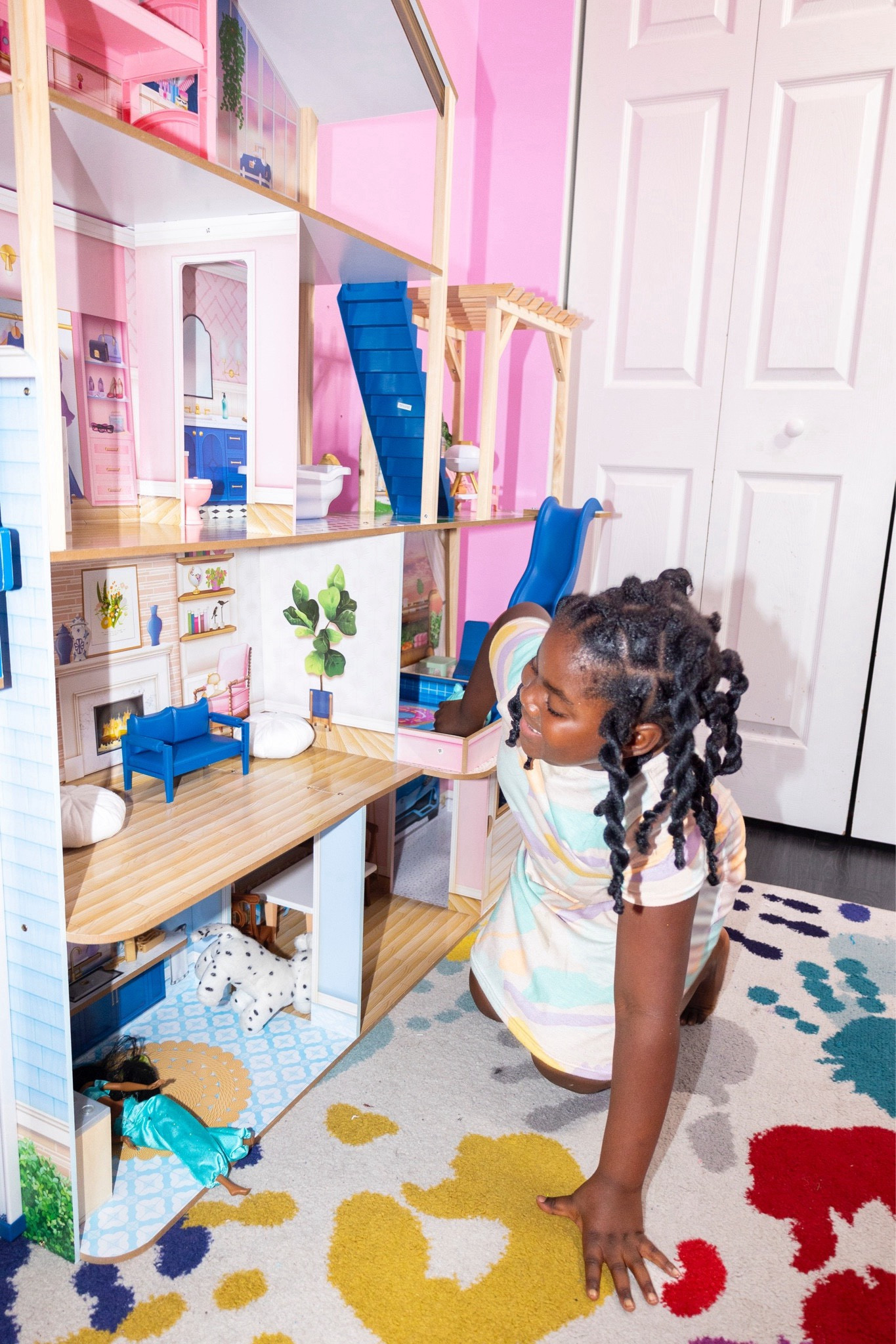 I love seeing my daughter play with this dollhouse! She gets to practice her creativity and she gets to explore her world of dreams with it.
#splurgegift #kidsgiftidea #giftguide #screenfreeactivity

#LTKSeasonal #LTKKids #LTKHome