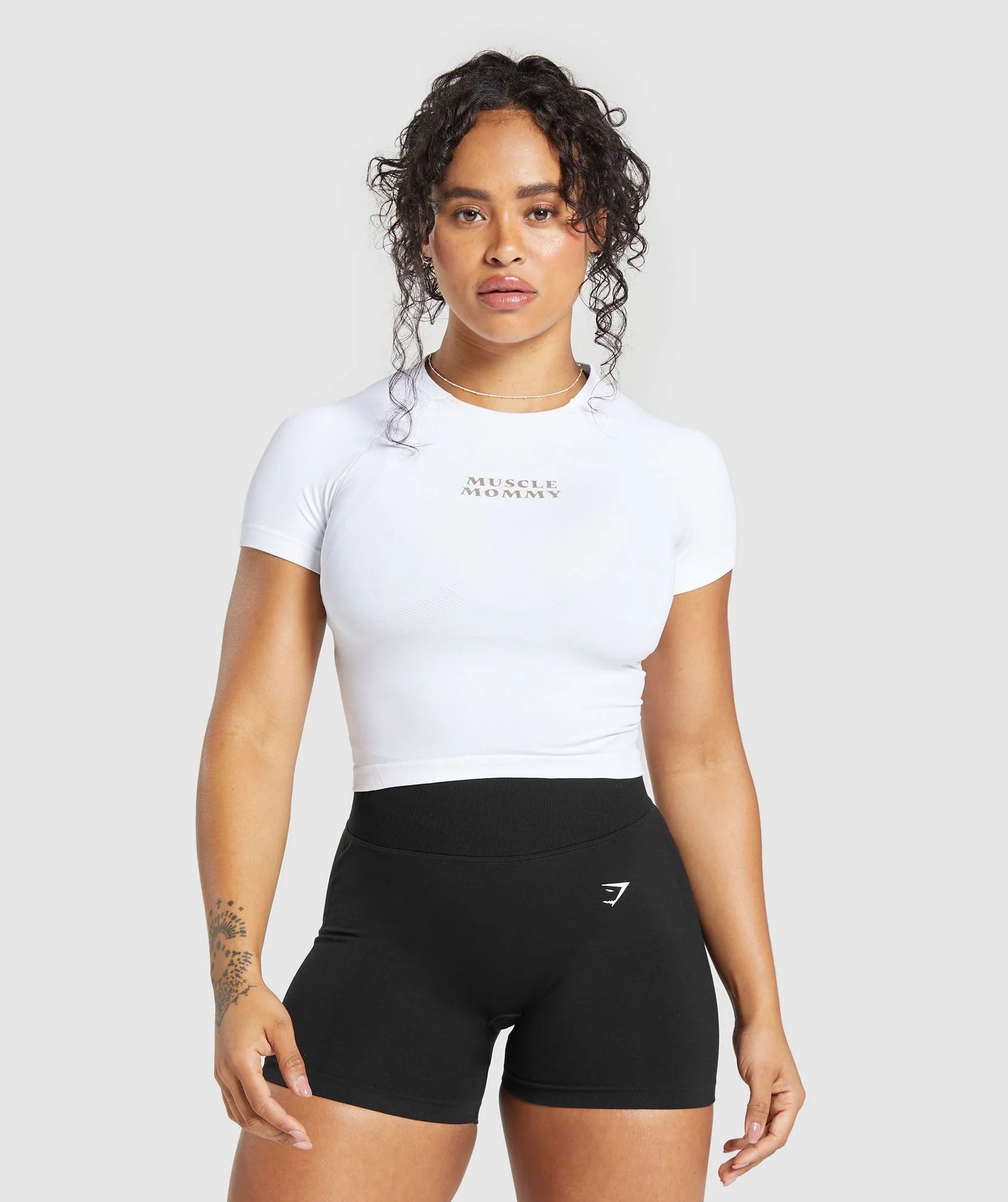 Gymshark Muscle Mommy Graphic Seamless Tee - White | Gymshark CA