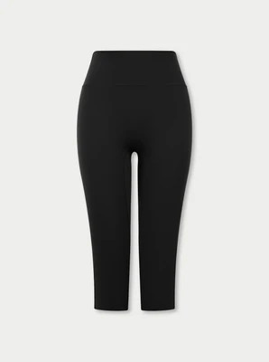 SCULPTING STRETCH CAPRI LEGGINGS - BLACK | The Couture Club
