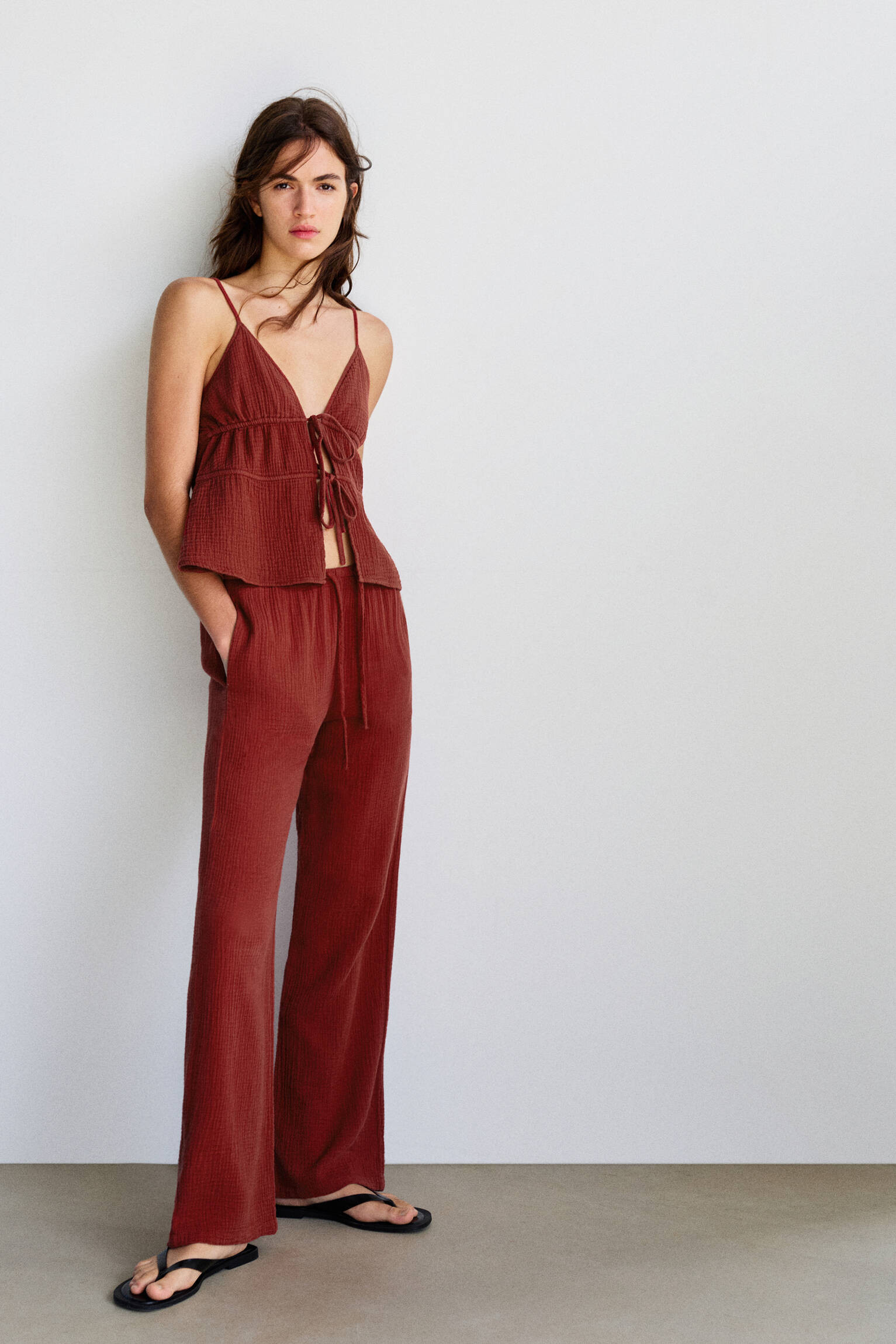 Flowing crepe trousers | Pull&Bear United Kingdom | PULL and BEAR UK