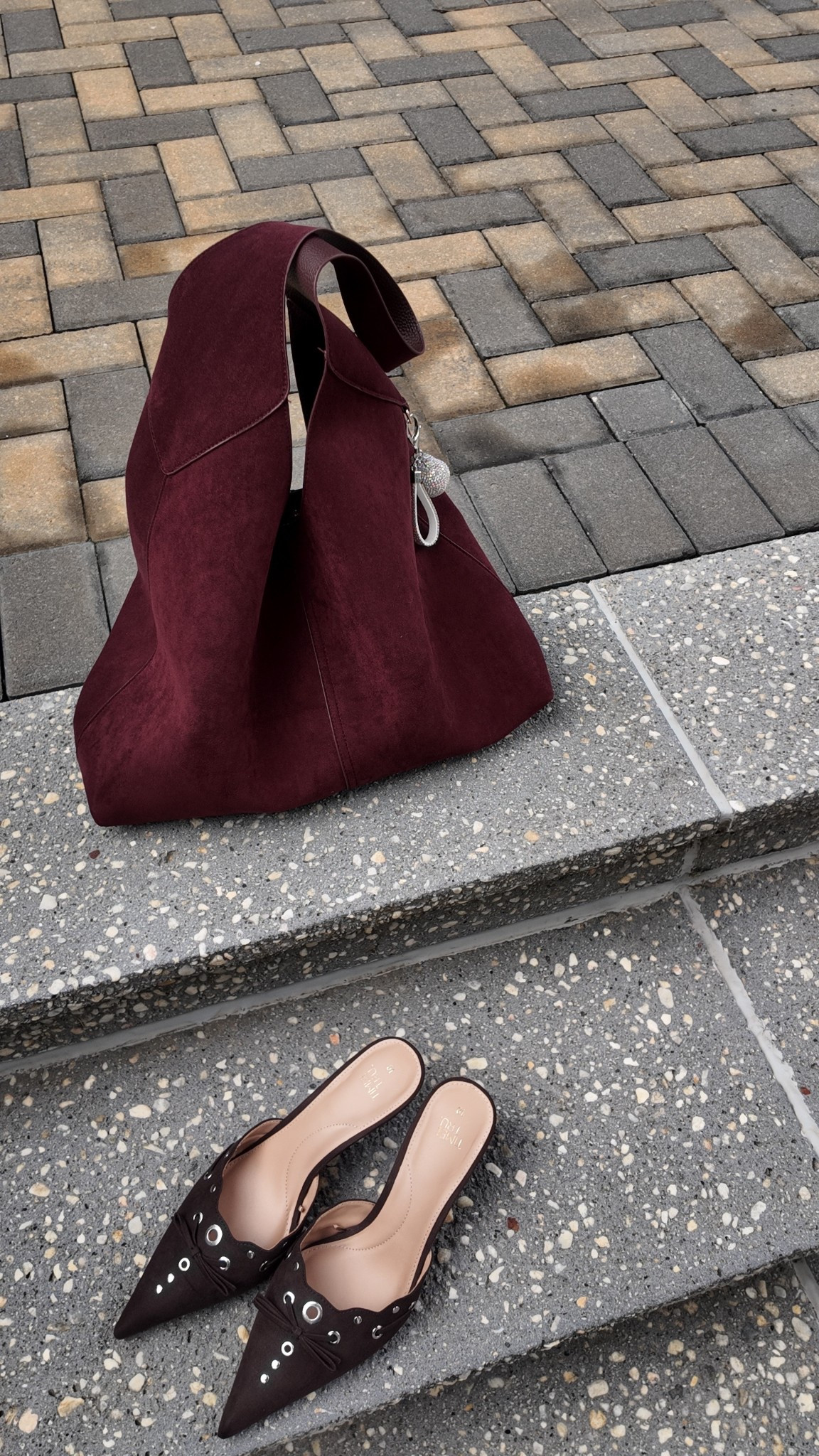 Participating in trends with accessories is a great way to have fun while not breaking the bank! 

Time and Tru Women's Studded Kitten Heel Mules and Target find Oversized Slouchy Shoulder Bag - Universal Thread™

#LTKItBag #LTKShoeCrush #LTKFindsUnder100