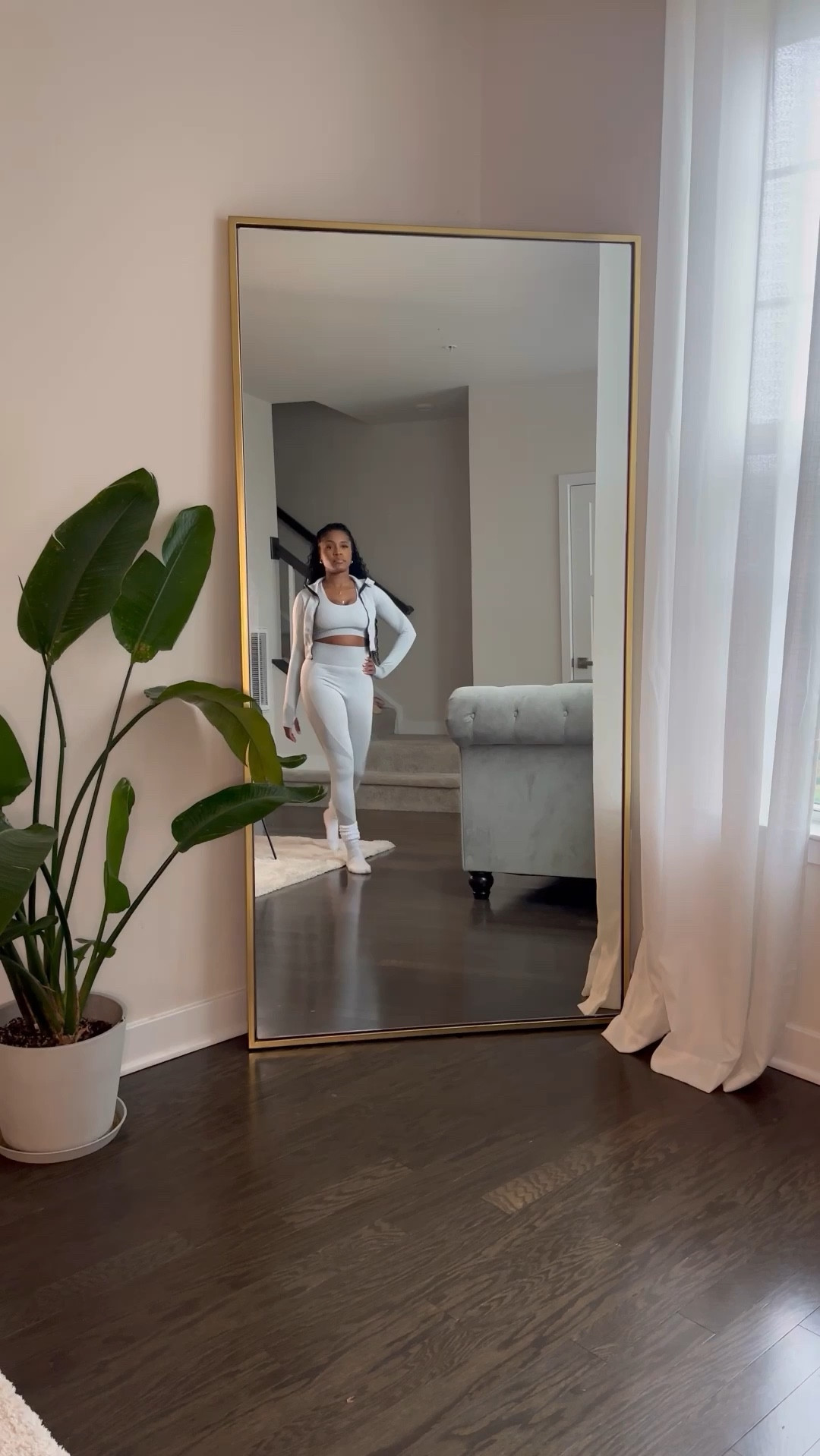 Perfect spring workout sets! Squat proof, vibrant, and comfortable. 