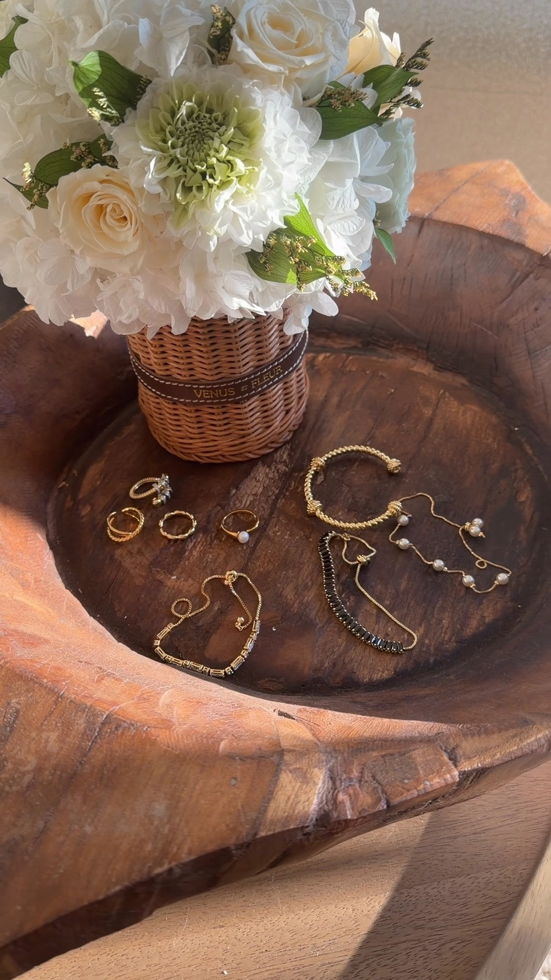 Jewelry necklace, rings, and bracelet