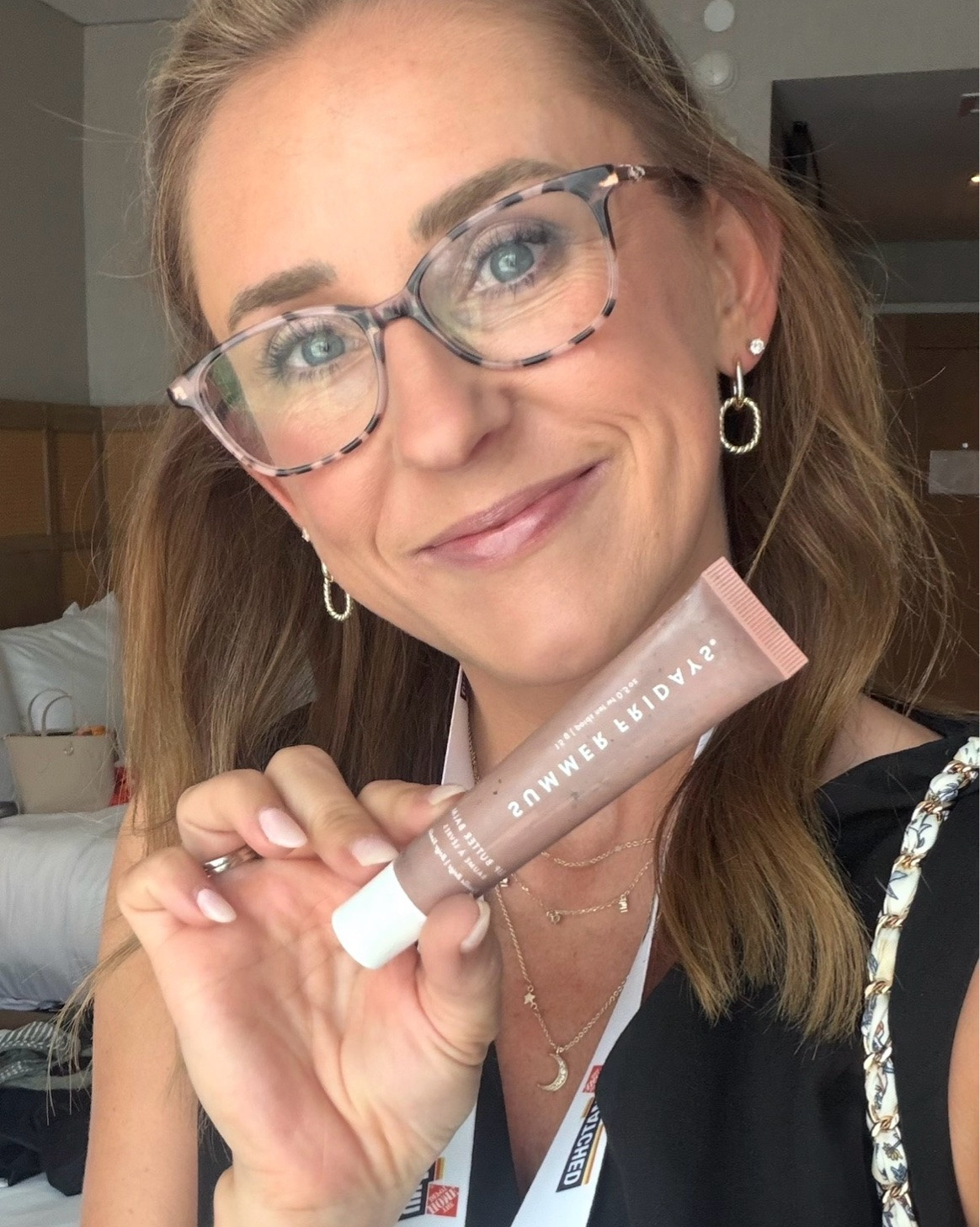 Summer Fridays tinted lip balm >> 

I’m wearing the shade Vanilla Beige

Summer Fridays | Makeup | Lip Balm

Come Stay Awhile, Amanda Vernaci

#LTKgrwm