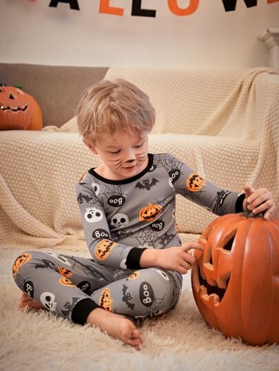 Boys 1pc Halloween Print Sleep Top & 1pc Snug Fit Sleep Pants
   SKU: si2206227802064070      
  ... | SHEIN