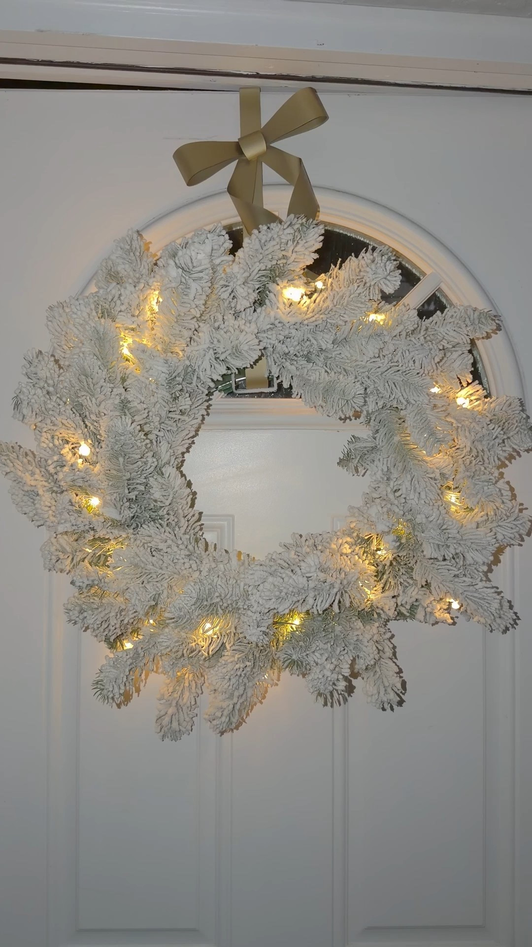 All the #Christmas things 🎄🎅🏽🎀 Love this wreath with built in lights! Oh and this beautiful #wreathhanger is $6.49 right now.

#holiday #christmasdecor #holidaydecor #christmaswreath #wreath

#LTKFindsUnder100 #LTKSeasonal #LTKHoliday