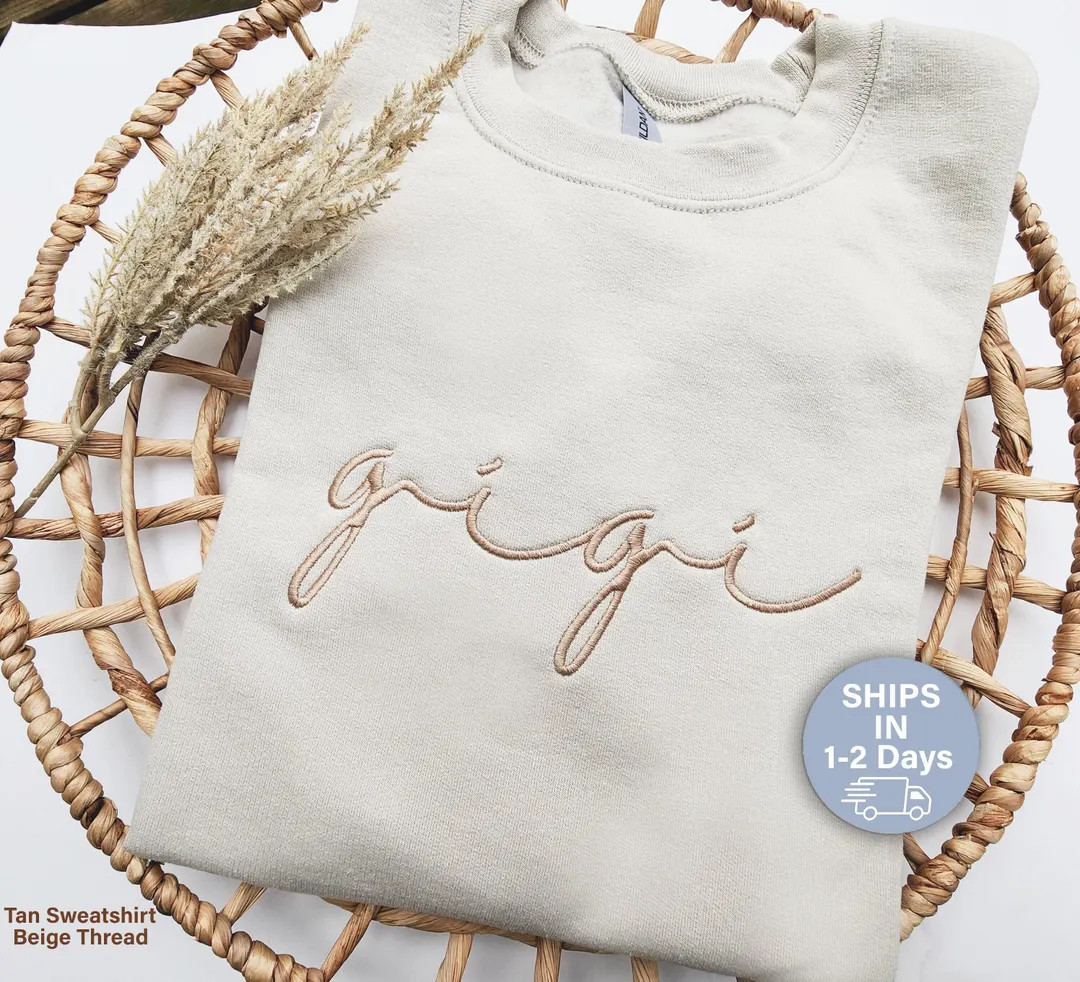 Embroidered Gigi Sweatshirt, Grandma Sweatshirt Embroidered, Custom Grandma Crewneck, Mother's Da... | Etsy (US)