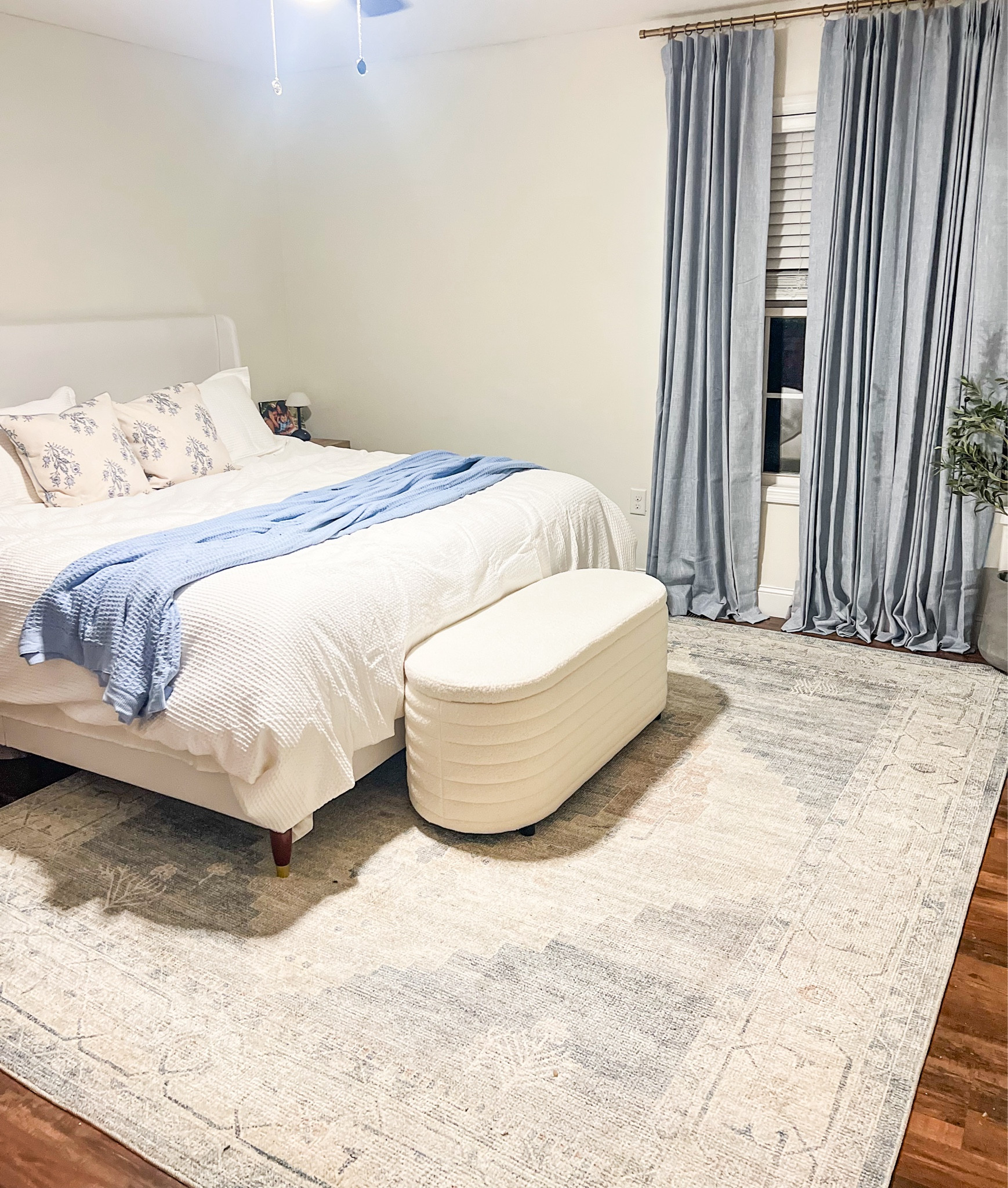 Create a tranquil coastal retreat in your bedroom with decor and furniture from Amazon! 🌊 Embrace soothing blues, whites, and natural textures to bring the beach vibes indoors. #CoastalDecor #BeachyBedroom #SeasideStyle #AmazonFinds #CoastalFurniture 🐚🌴🛏️

Search Optimization: Coastal bedroom decor, beachy furniture, coastal home accessories, nautical bedroom decor, coastal bedding.

#LTKHome #LTKSaleAlert #LTKSeasonal