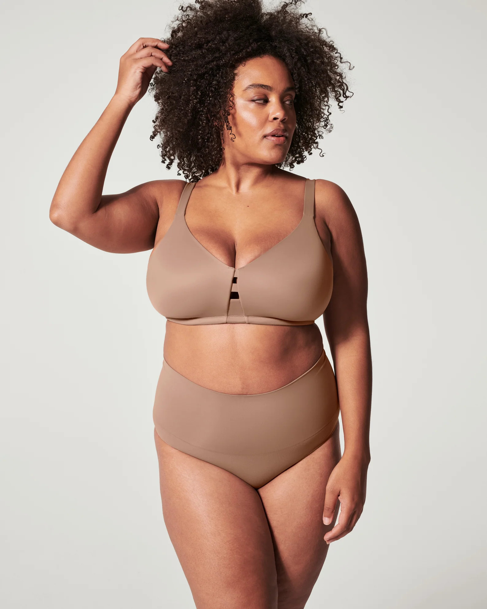 Low Profile Wireless Minimizer Bra | Spanx