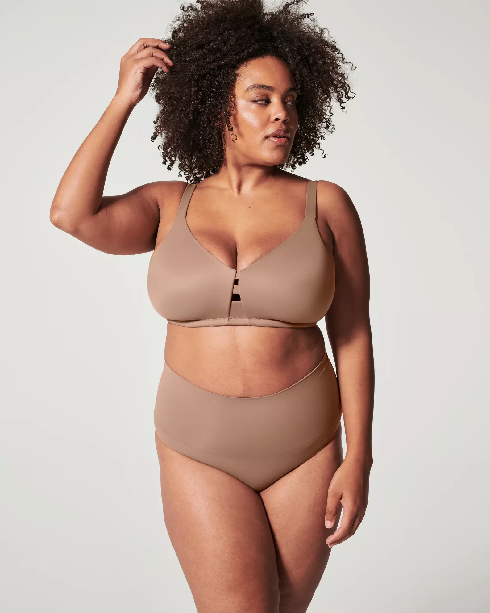 Low Profile Wireless Minimizer Bra