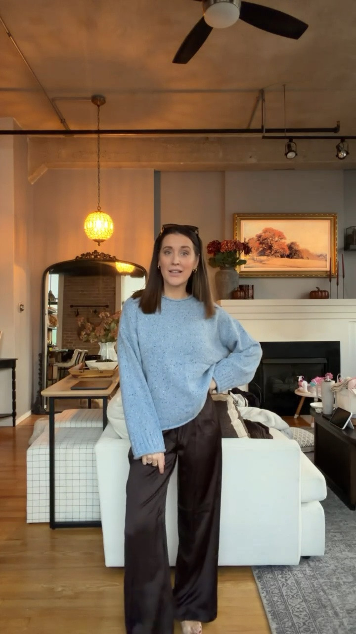 The sweater trend of the season! Loving the rollback detail. Sweater fits TTS, I sized up one in the pants during pregnancy! @abercrombie sale up to 30% off sweaters + STACKABLE code: AFLTK for extra 20% off almost everything else