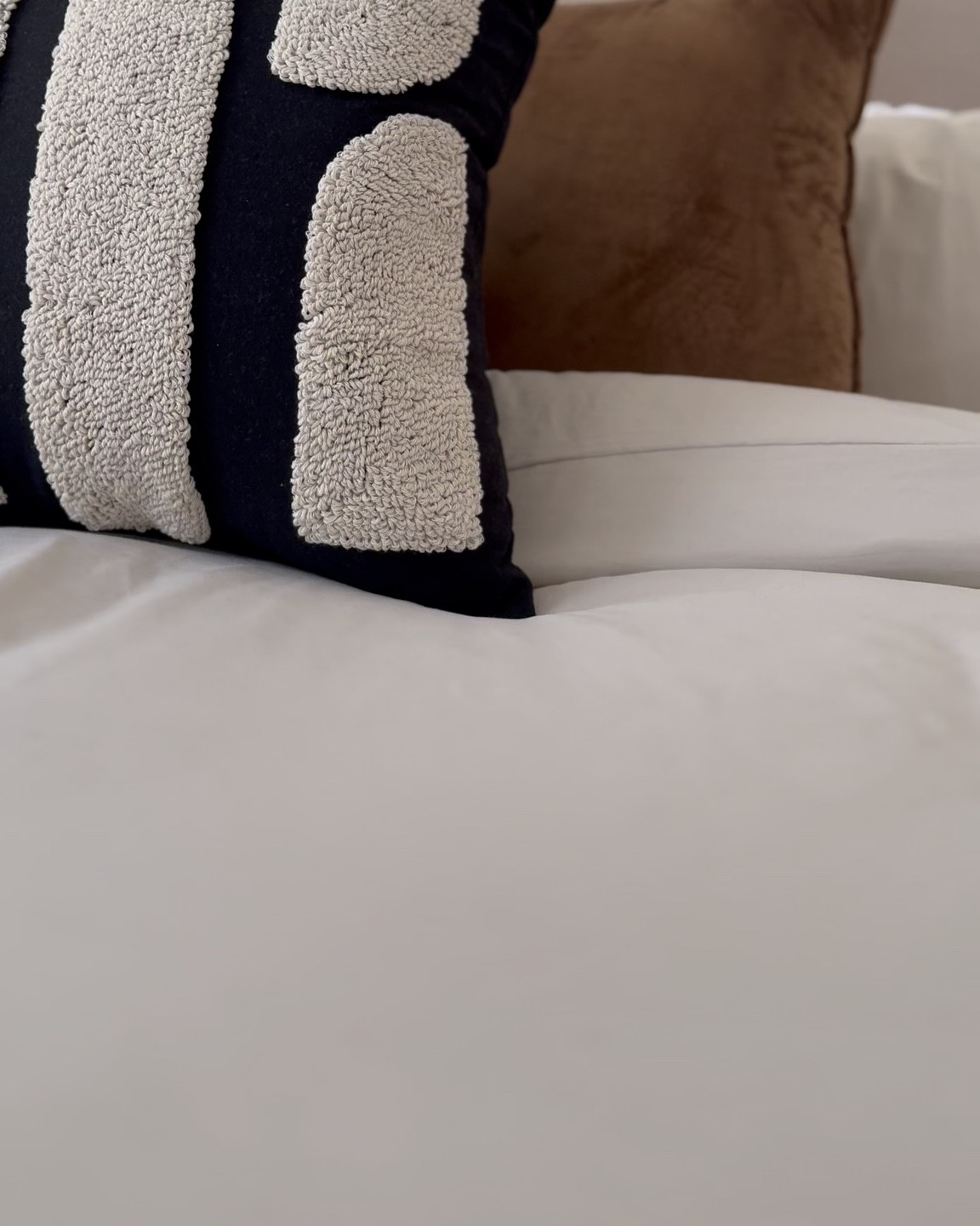 A new pillow cover makes a big difference! ✨

#LTKFindsUnder50 #LTKSeasonal #LTKHome