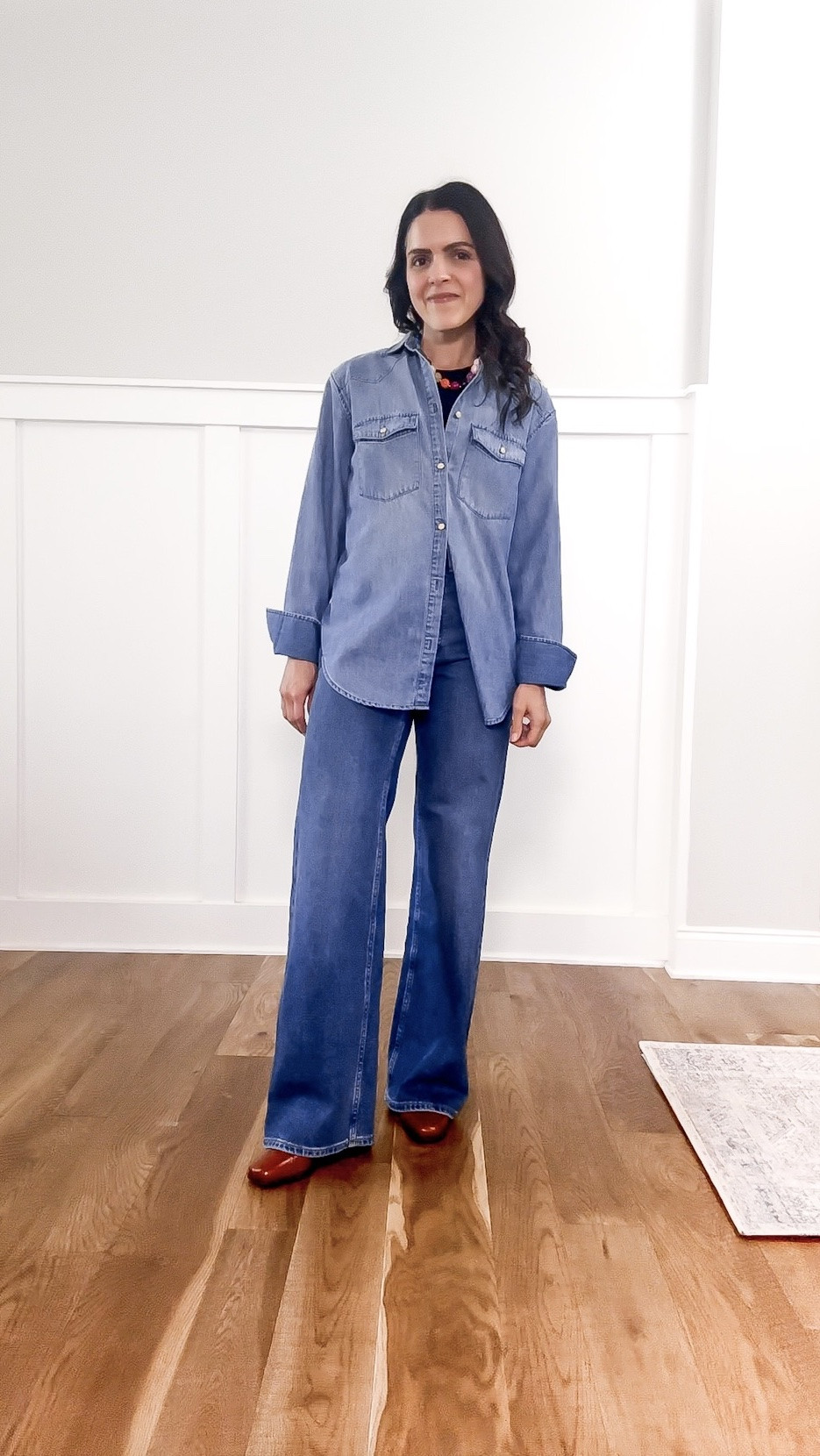 Double denim: perfect outfit formula for any day of the week! 

Chambray shirt: @jcrew, XS
Denim: Everlane, 25 (run loose)
Boot: old @SEZANE, linked similar
Necklace: Evereve