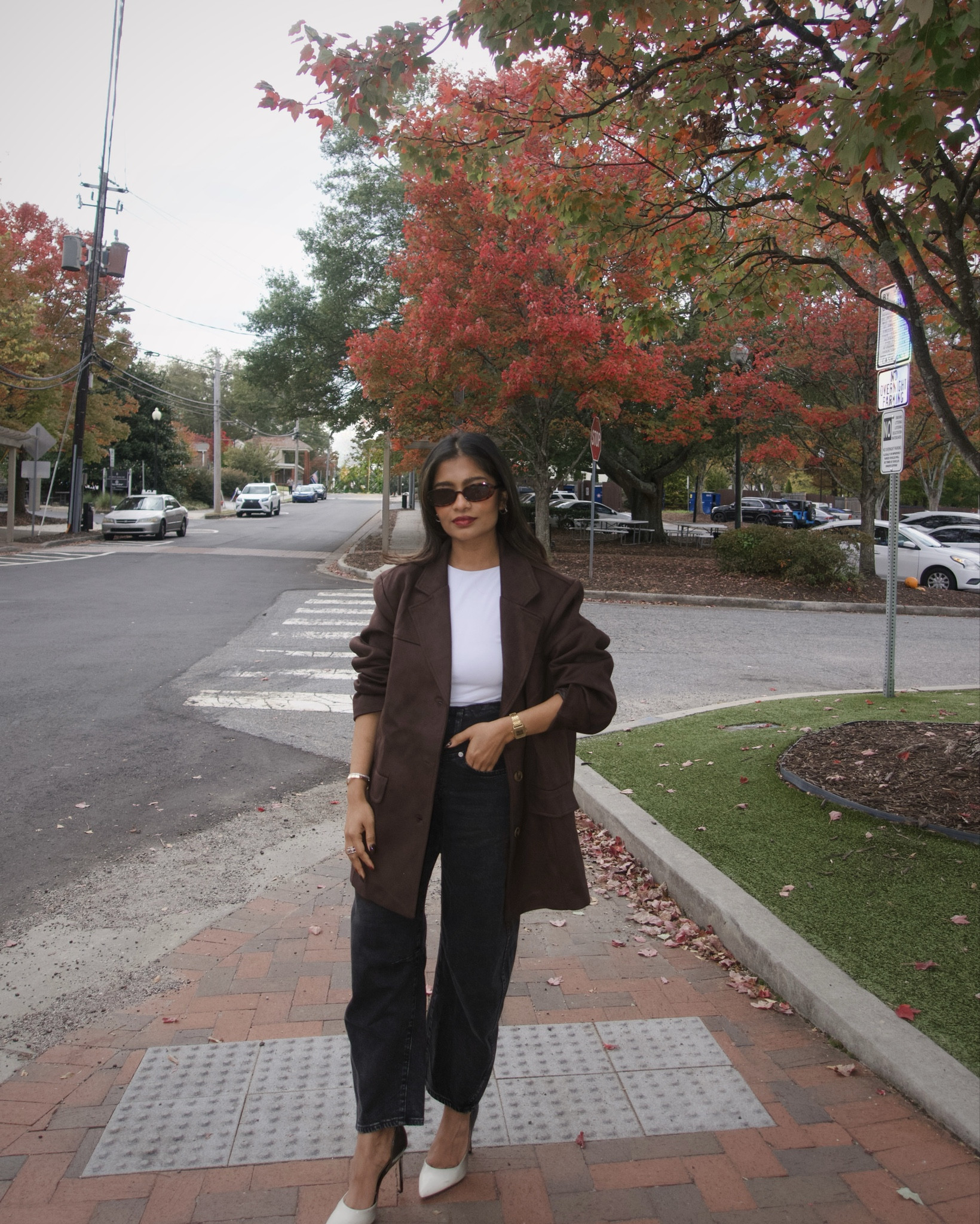 Fall outfits with dark wash barrel jeans. Jeans are petite friendly, comfortable and under &40. Wearing 25 short. 

Also linked: brown suede blazer (wearing size 4 but can size down), size medium in gingham shirt  

#LTKmomlife #LTKPetite #LTKootd