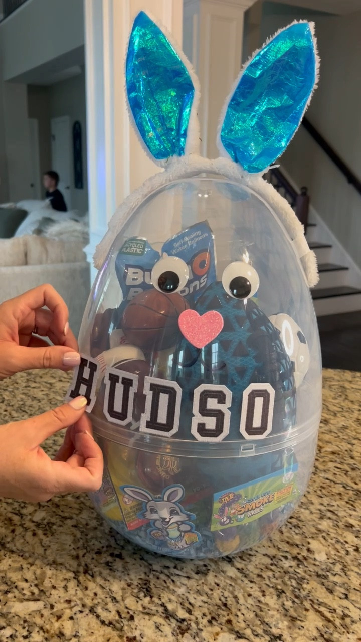 🐰Jumbo Egg Easter Basket Idea🐰 

These jumbo eggs are back in stock online and in store. 

Items I filled it with for my 7 & 9 year old boys:
✅Water football
✅Pack of “fireworks”
•bunny shaped sparkler
•smoke balls
•Carrot confetti
•Bunny tail poppers
•Pop Its
✅Easter pajamas
✅Bunny bath bomb
✅Sports themed Easter Eggs
✅Non toxic Easter egg markers
✅Easter book
✅Water balloons
✅Yo-Yo

#Easter #Easterideas #Easterbasket #boyseasterbasket #giftidea #kids #jumboegg #viral #diy
