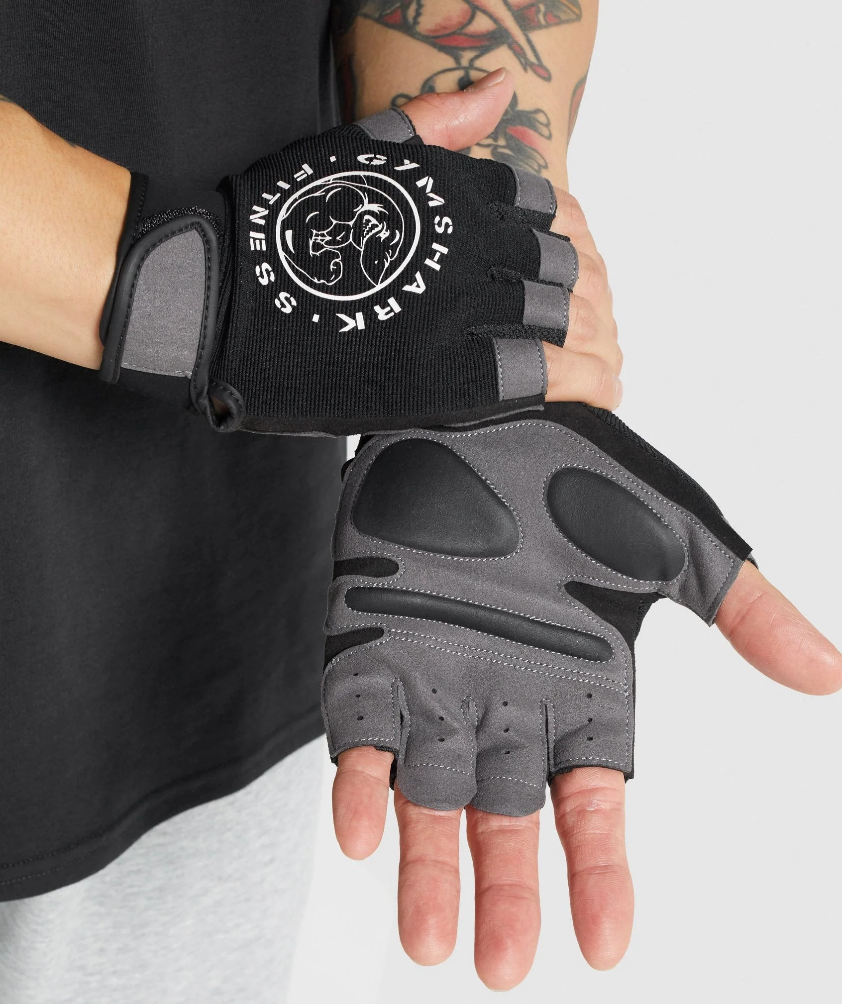 Gymshark Legacy Lifting Gloves - Black | Gymshark US