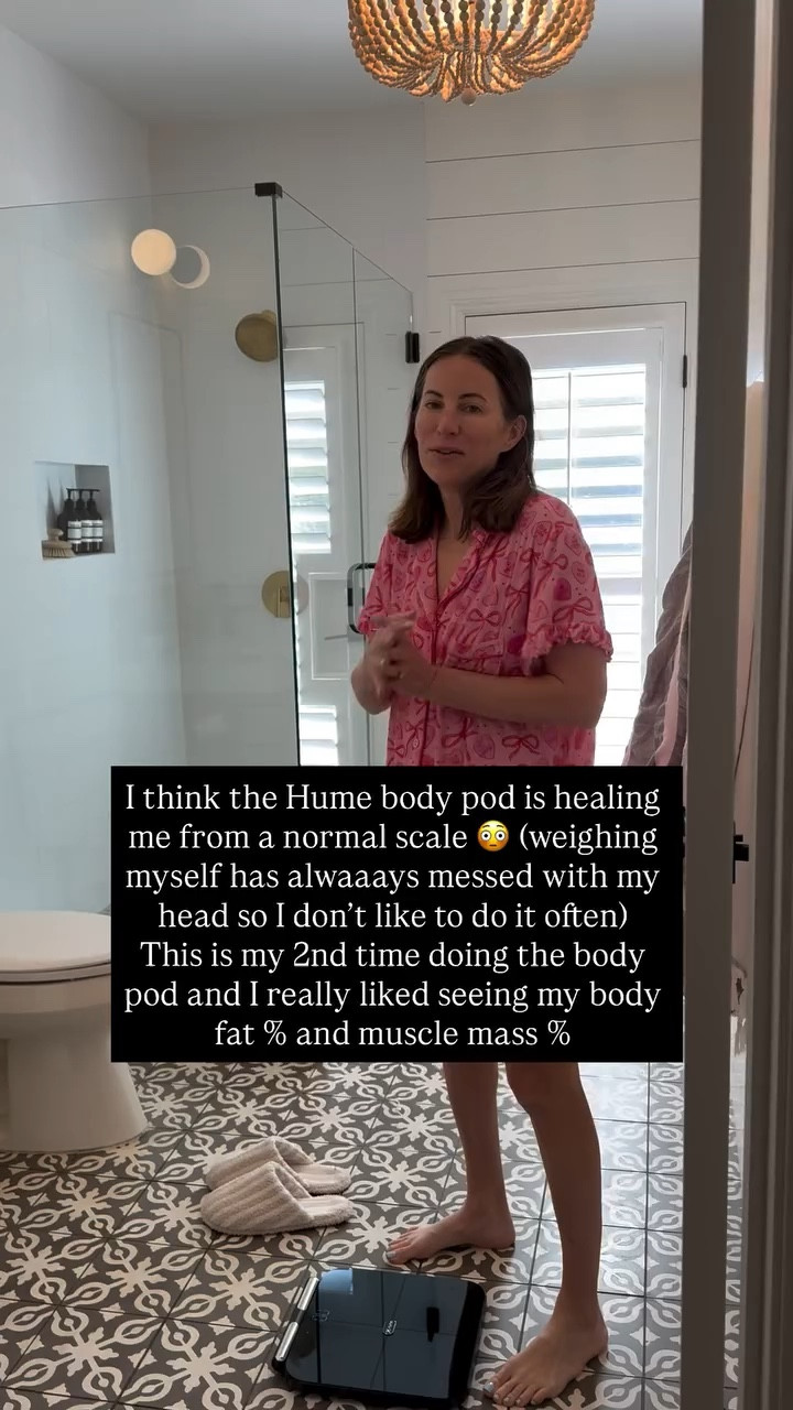 I think the Hume body pod is healing me from a normal scale 😳 (weighing myself has alwaaays messed with my head so I don’t like to do it often) 
This is my 2nd time doing the body pod and I really liked seeing my body fat % and muscle mass %