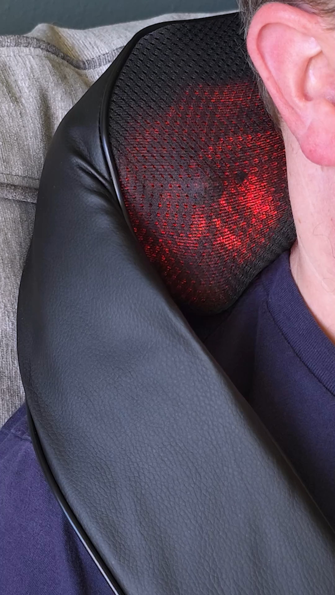 💡 Desk fatigue? Shoulder tension after long hours at your workstation? The Ackind Shiatsu Electric Neck Massager offers deep tissue relief with ergonomic design and integrated heat therapy. Improve circulation, reduce stiffness, and support your well-being between meetings or after workouts. A practical wellness tool for professionals who value comfort and productivity. Shop now ⬆️ #WorkplaceWellness #PainRelief #NeckMassager #SelfCare #Ergonomics

#LTKselfcare