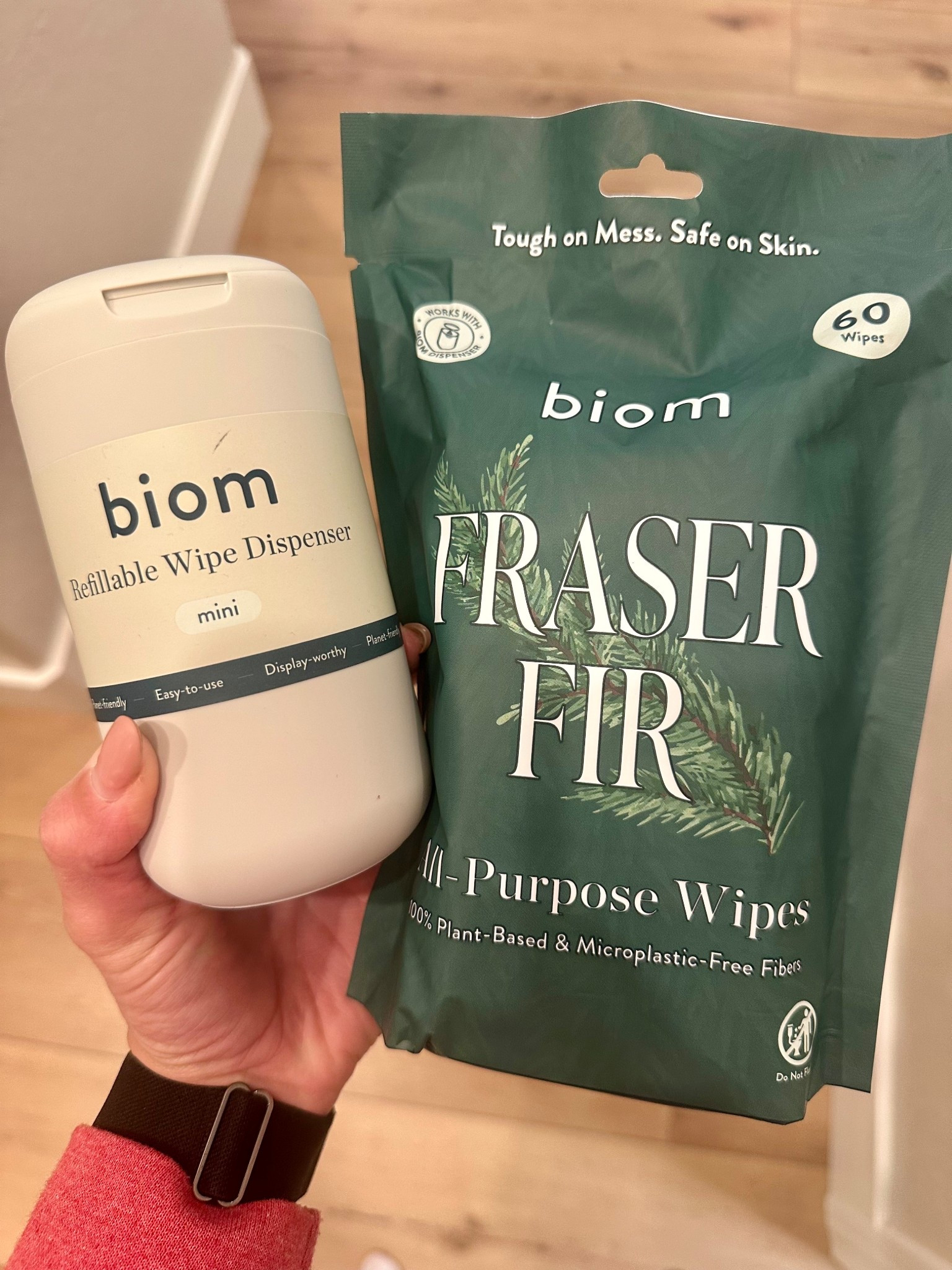 ✨ Keeping the house feeling cozy and fresh for the holidays!
Loving these Biome wipes—gentle, plant-powered, and perfect for quick clean-ups while the holiday scents make the whole home feel festive. 🍃🎄
Linking everything on LTK for anyone wanting an easy holiday refresh!

#HolidayHome #CozySeason #LTKHome #LTKHoliday #BiomeWipes #HolidayScents #HomeCareEssentials #FestiveFeels #CleanHomeHappyHome #HomeDecorInspo 


#LTKCyberWeek #LTKGiftGuide #LTKHoliday