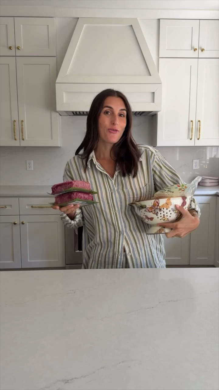 a childhood favorite recipe of mine but cutting the prep time in half but it still has the same great flavor 🤌🏻 recipe below! 

Ingredients:
2 lbs ground beef
2 cups long grain white rice
5-6 roma tomatoes, diced
1 bunch of parsley, finely chopped
1/3 cup fresh dill, finely chopped
1 white onion, diced
3 tbsp olive oil
salt, to taste 
fresh cracked pepper, to taste 
2 cups water

instructions:
1. Preheat the oven to 400 degrees. 
2. In a cast-iron skillet over medium-hight heat, brown the ground beef, seaon with salt and pepper, and drain any excess grease. 
3. Once the ground beef is finished cooking, add about 2 tbsp olive oil, rice, and diced white onion. Saute for about 2-3 minutes. 
4. Add in your diced tomatoes, fresh dill and parsley, stir to combine and taste to season with more salt and pepper to your liking. Note: add more olive oil as you cook if needed. Saute for another 1-2 minutes.
5. Once the flavor is to your liking, turn the heat off and pour in two cups of water. Stir to combine. 
6. You can bake this uncovered or covered with foil. I personally like the top to get a little crispy so I bake uncovered. Place the skillet in the oven to bake for 30 minutes. 
7. Once cooked and the rice is fluffy, remove from the oven and stir. Top with fresh herbs and serve warm to enjoy!