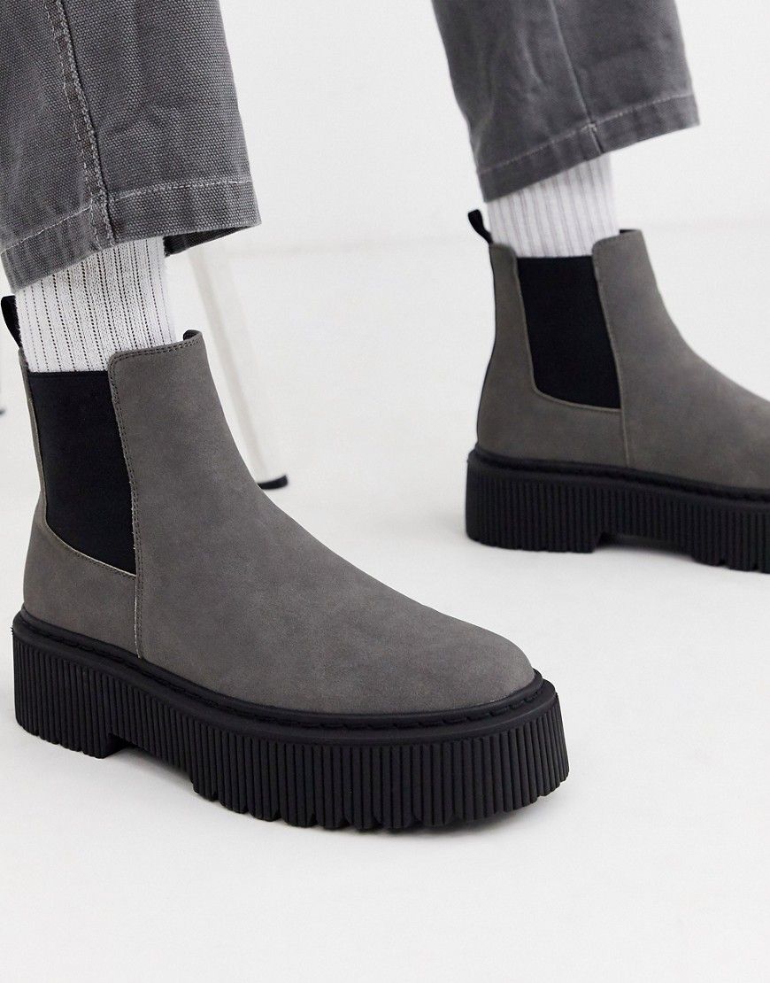 ASOS DESIGN - Chelsea boots van imitatiesuède met dikke zool in grijs | ASOS (Global)