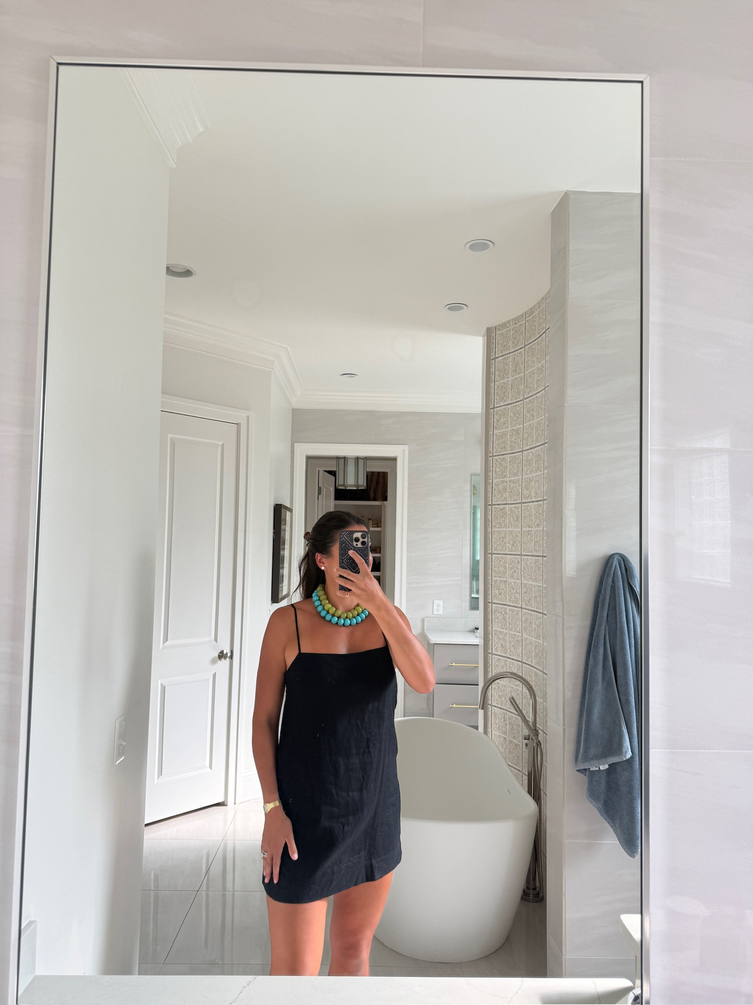 Such a good staple for your closet!

tts: M

aritzia, aritzia dress, aritzia dresses, baublebar, tecovas, boots outfit, boots dress, date night outfit, black aline dress, black tshirt dress, grace white 

 

#LTKootd #LTKSeasonal #LTKgrwm