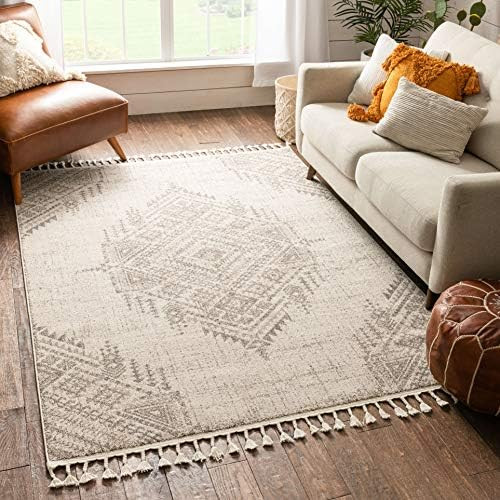 Well Woven Anita Beige Tribal Medallion Area Rug 5x7 (5'3" x 7'3") | Amazon (US)