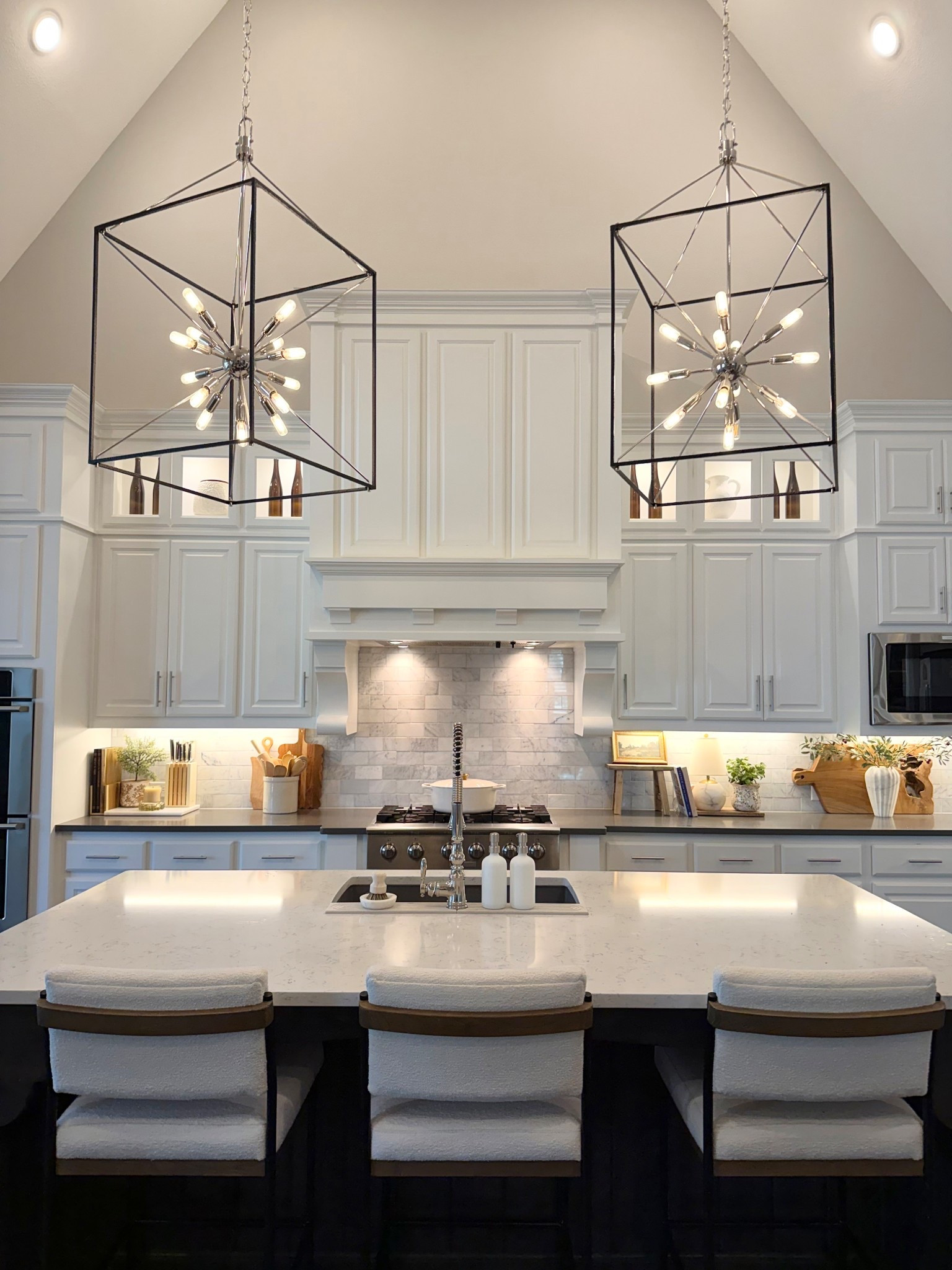 Kitchen refresh with some spring touches!

Kitchen design, kitchen inspiration, timeless kitchen

#LTKSeasonal #LTKHome