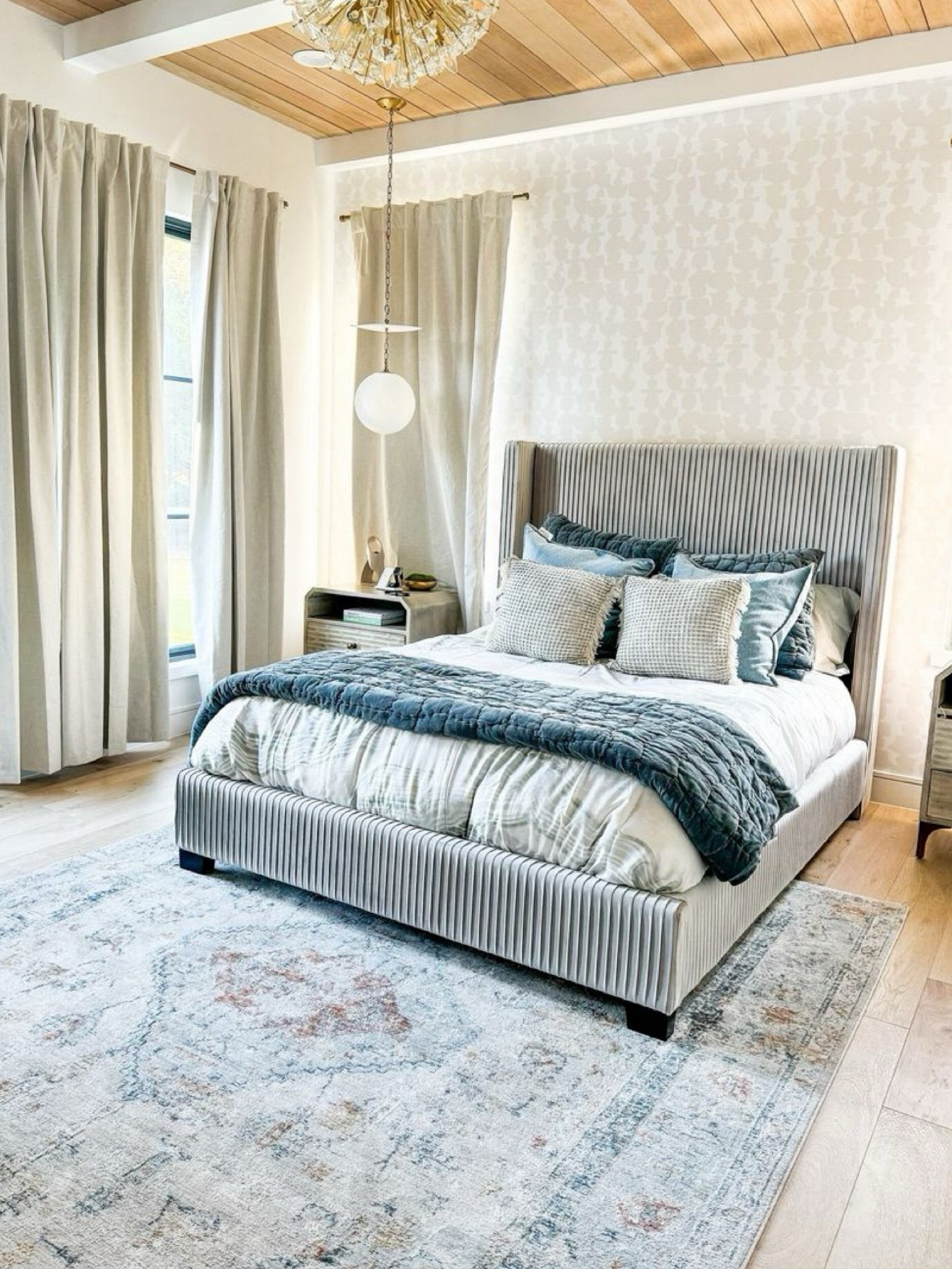 My guest bed is 53% off right now! Wayfair is having major Cyber deals and free shipping for their Black Friday preview through the 31st! #wayfairpartner #wayfair #onlyatwayfair #ad #paidlink