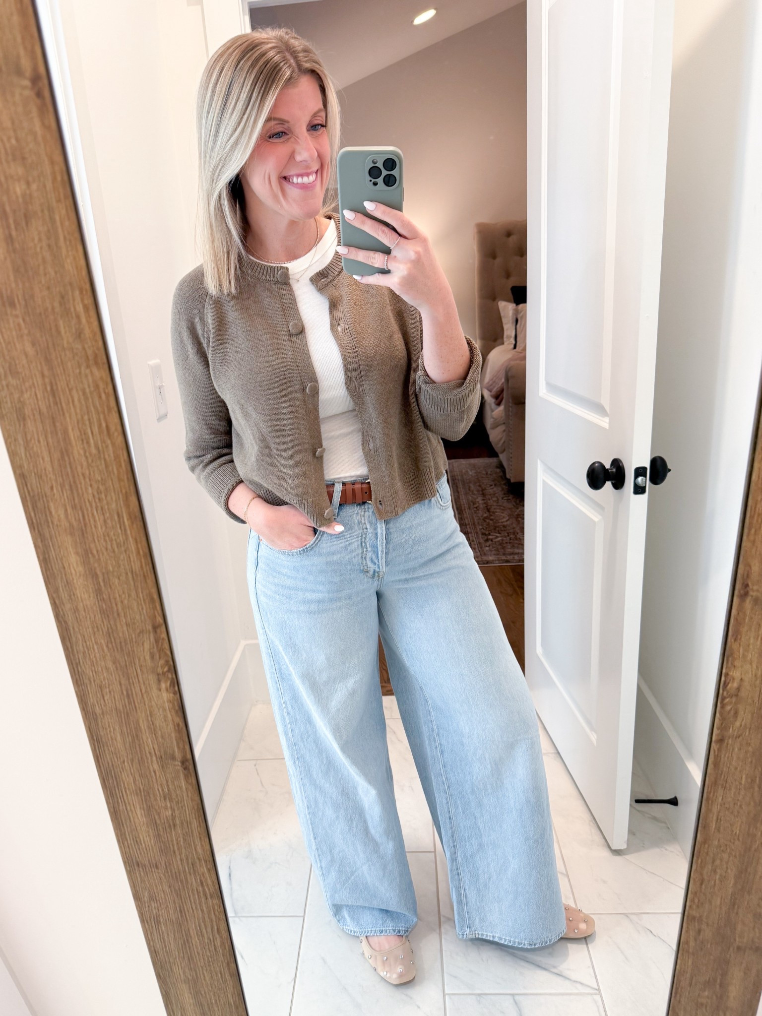 The excitement I feel to be pulling my jeans out for transitioning back to Fall is unmatched! I am still loving the most comfortable wide leg denim and paired with a new favorite sweater I was ready to fake Fall in the 90°! 

• Jeans are true to size
• Sweater I did a Large. I could do a Medium but want to be able to wear it completely buttoned with to gapping! 

#LTKSaleAlert #LTKFindsUnder50 #LTKStyleTip