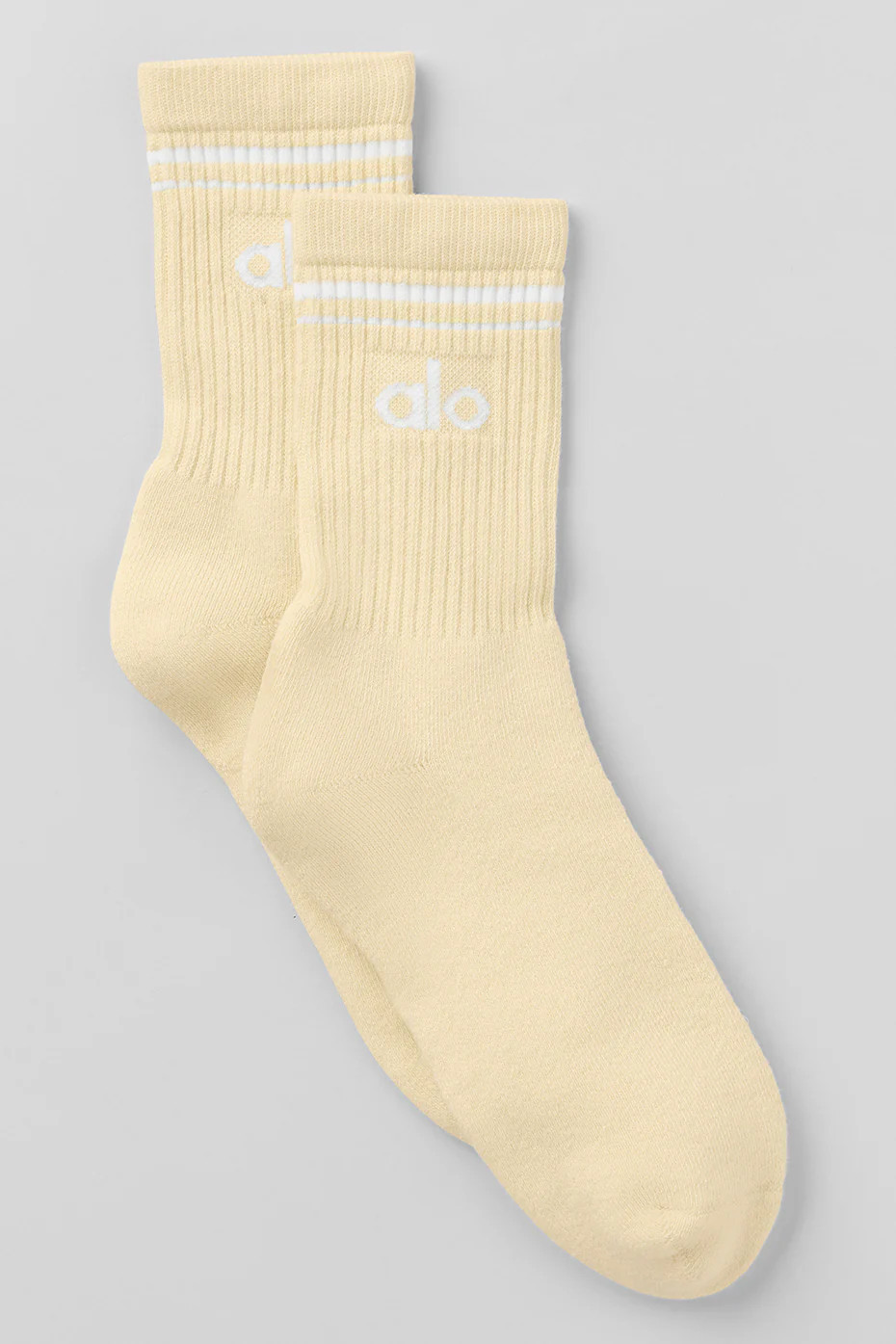 ALO | Half-Crew Throwback Socks in Candlelight Yellow/White, Size: Small | Alo Yoga (US)