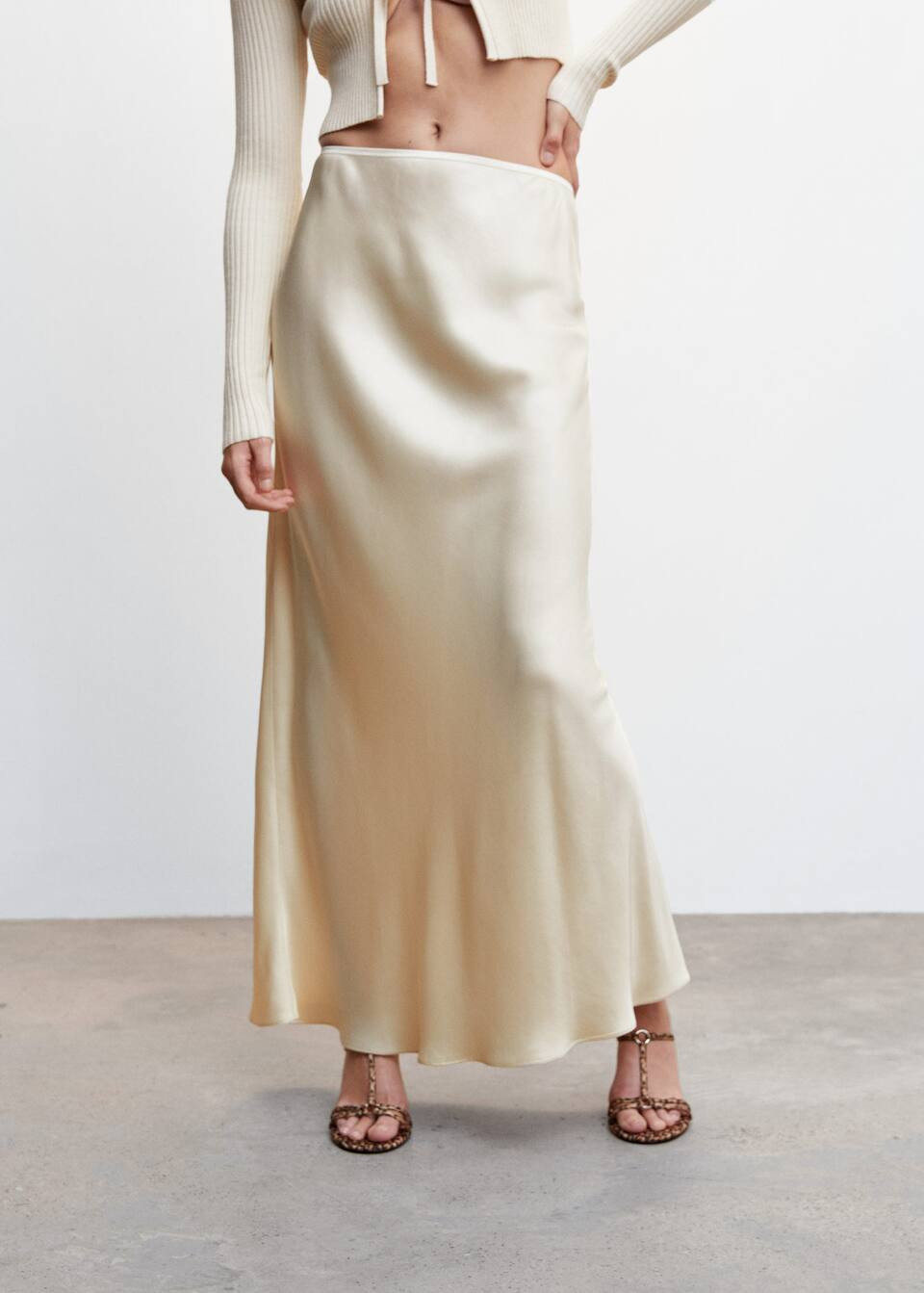 Satin long skirt | MANGO (UK)