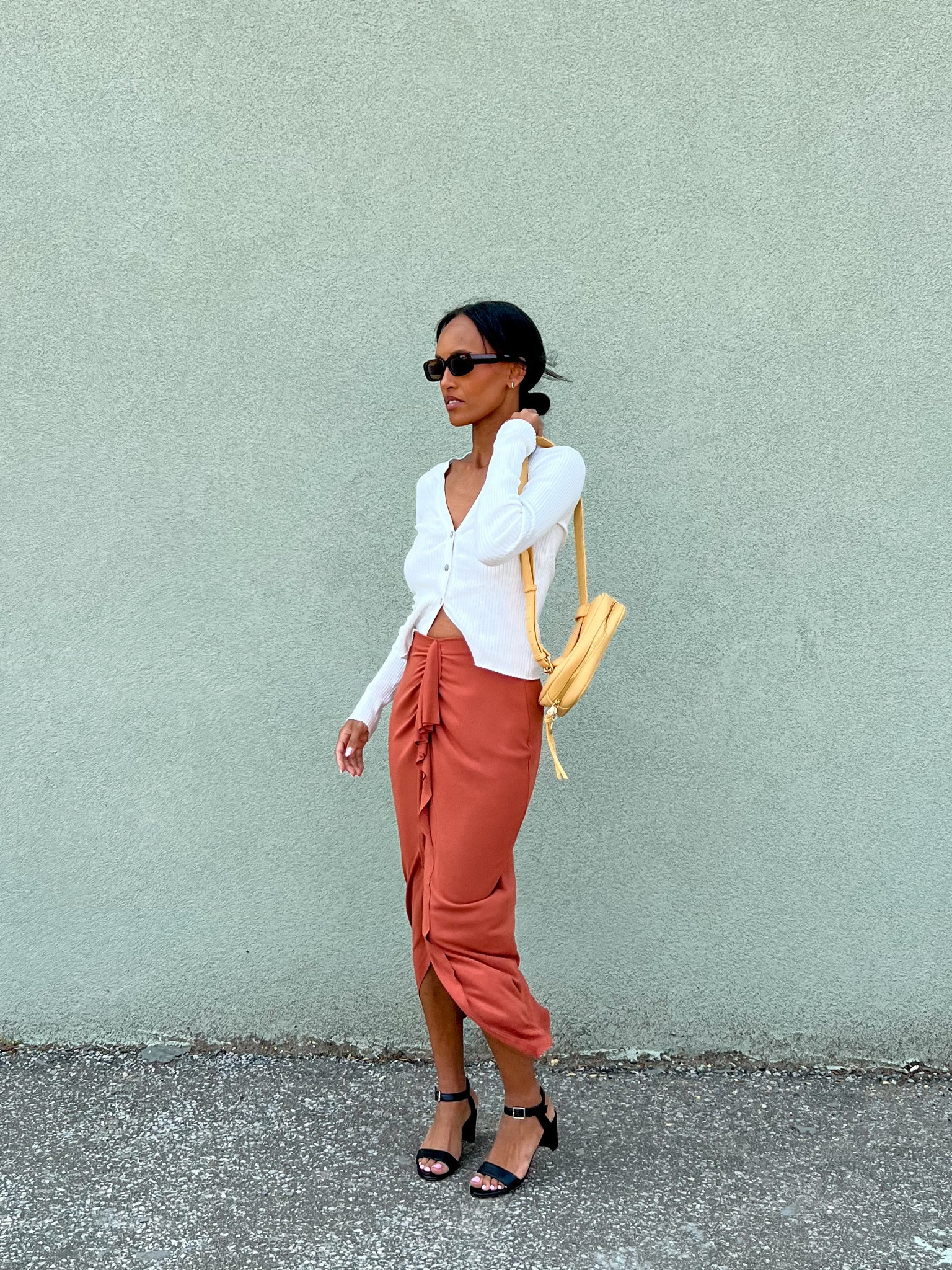 Skirt style, ruffled skirt, summer skirt, skirt with a slit

#LTKunder100 #LTKSeasonal #LTKsalealert