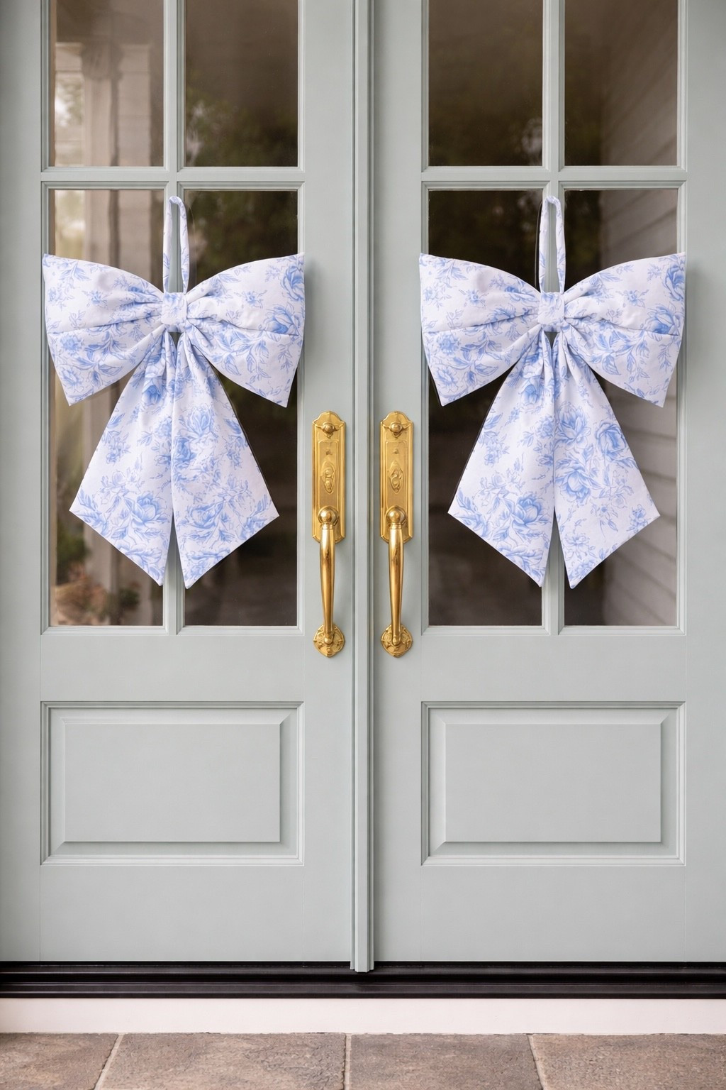 My Texas House just dropped these hanging bows for a front porch and they are PERFECT 🤩💙

#LTKHome