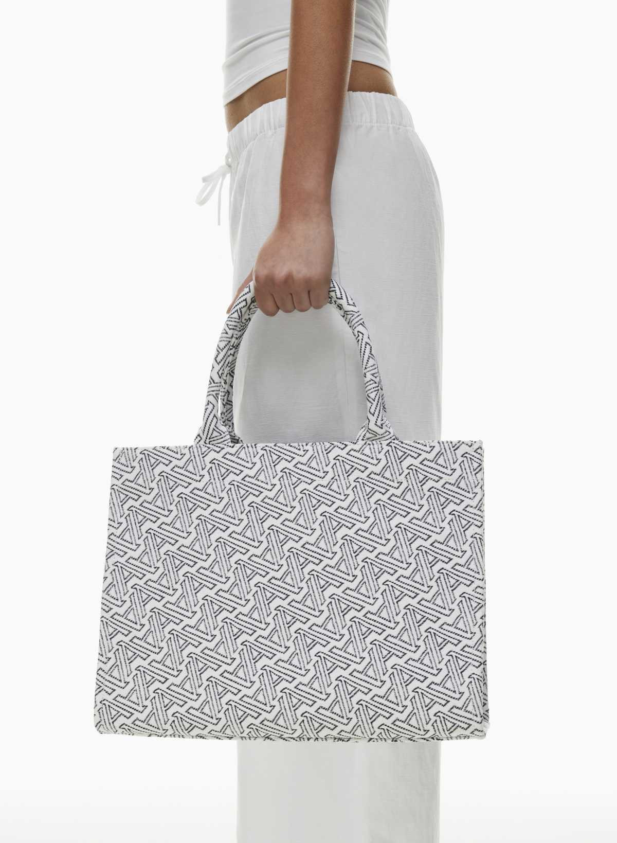 Aritzia Keep Tote Bag in Light Birc Heather/Dk Nght Nvy | Aritzia