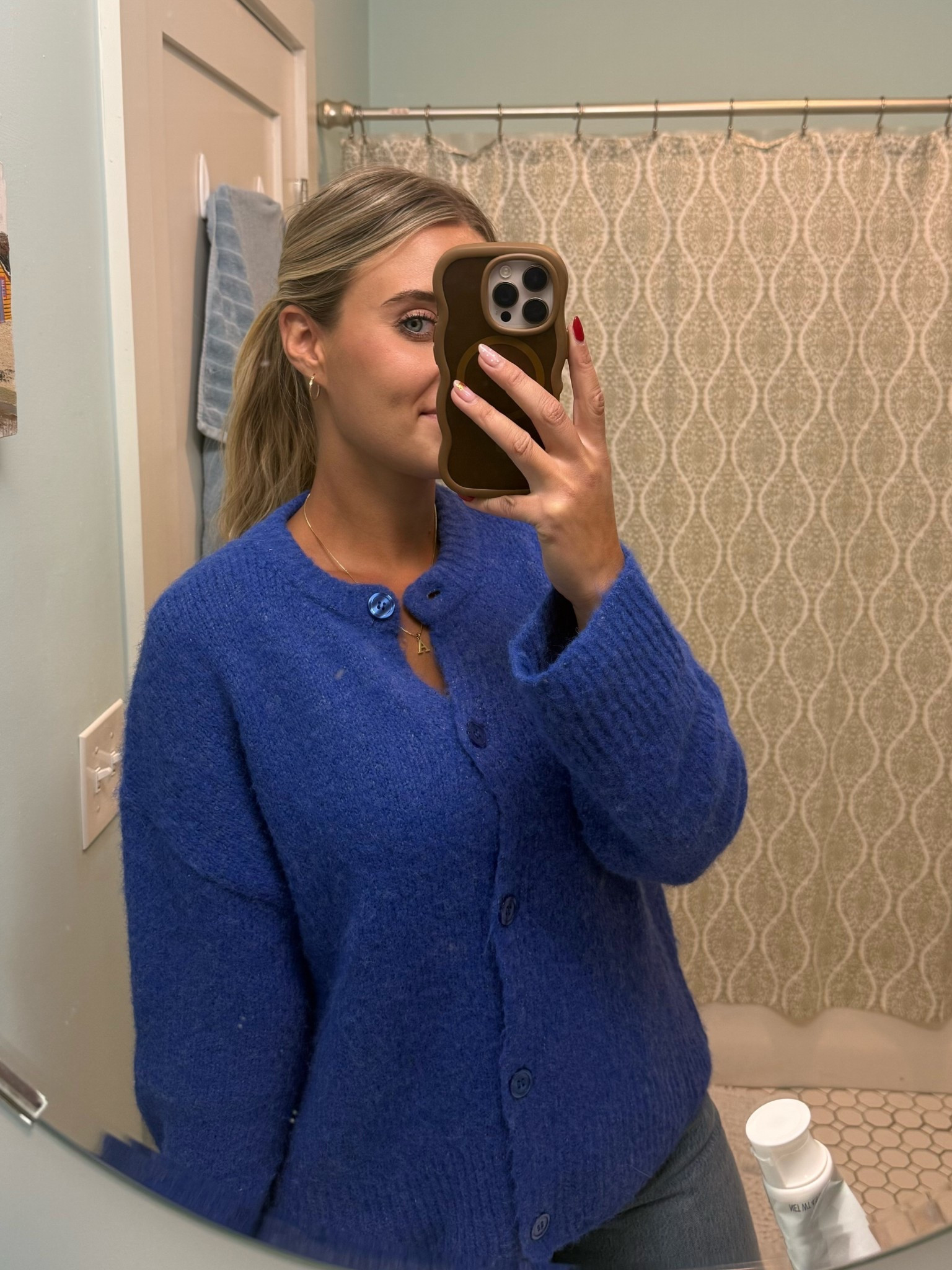 The perfect cardigan👏🏼

#urbanoutfitters #winteroutfit #cardigan #sweater #phonecase #amazon #giftidea #necklace #initialnecklace

#LTKFindsUnder50 #LTKSaleAlert #LTKootd