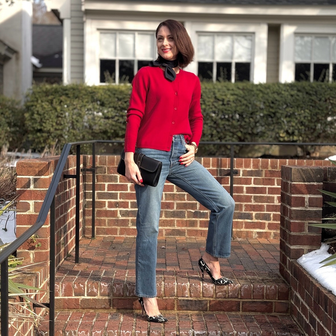CARDIGANS are exceptionally easy to style due to their versatility & are so appealing to many women as a substitute for a blazer.

Today I’m sharing 2 (two) styles/colors I’ve selected from @comoboca #AD

A few pointers that are important to me when styling cardigans:

•for a more modern look, pair cardigans with leather pants and /or trendy jeans 
•leave the bottom 1-2 buttons unfastened 
•pair oversized or chunky knits with sleek, tailored bottoms to create balance
•wear thinner cardigans directly on your skin for a more fitted look and layer over anovercoat or trench for warmth 
•drape them over your shoulders for an effortless chic look 

I’ve styled mine with:
 •a classic fit denim @alexmillny 
 •red slingback pumps by @inez - use code caterina15 for 15% off 
•a versatile clutch by @modusrio 
•💄 by @flyte.70 - beautiful shade and so moisturizing (esp for winter) 

Shop all via 🔗 in bio + stories 

#cardigan #comoboca
#comobocastyle stylingtips