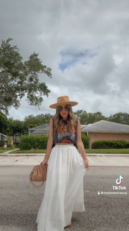 Maxi skirt and band tank! Love this outfit for spring and summer!



#LTKFestival #LTKSeasonal #LTKstyletip
