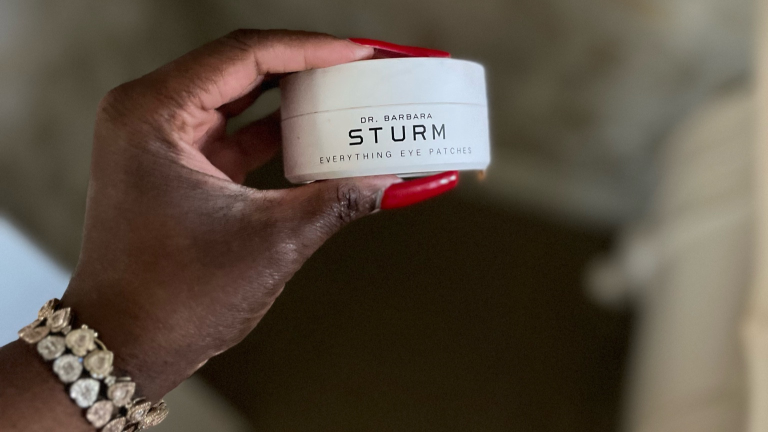 Finally an eye patch that works!💕✨🎀🦷 you need these #beauty must have we have to slow the aging down💕✨🎀🧿💪🏾

#LTKPlusSize #LTKBeauty #LTKOver40