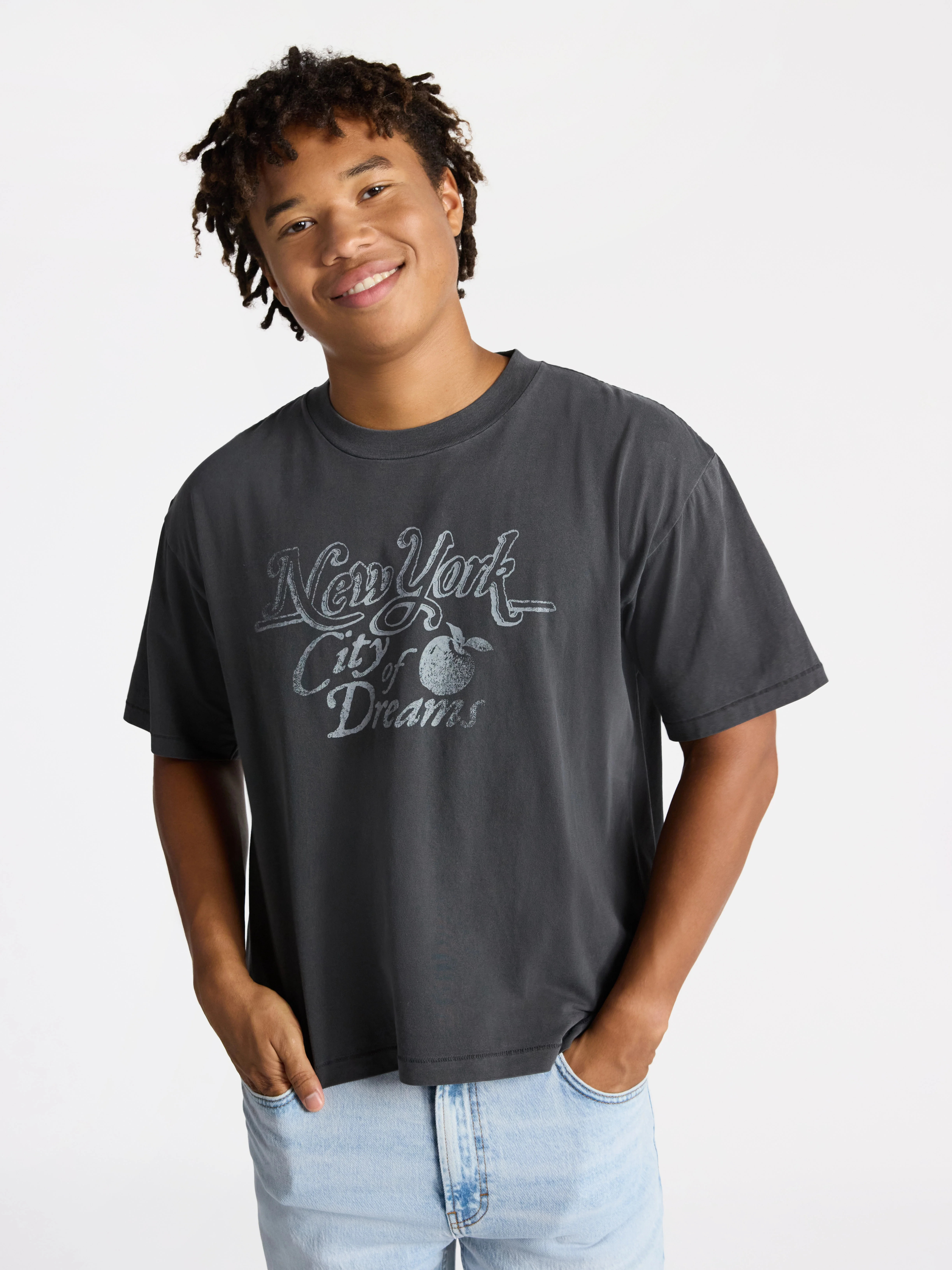 No Boundaries Oversized Boxy Fit Cropped Length New York City Graphic Tee Shirt, Men's & Big Men'... | Walmart (US)