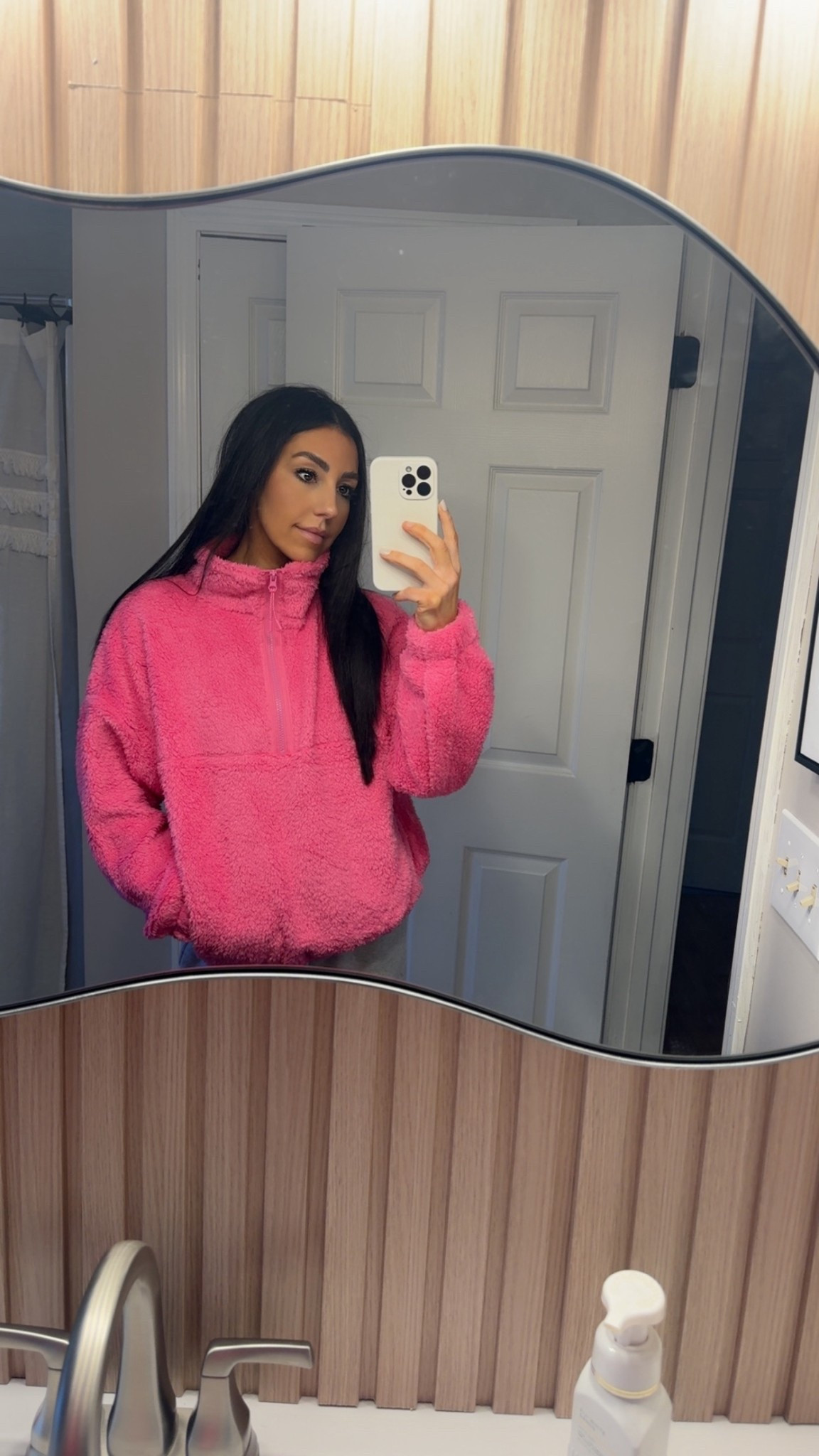 $11 pullover! Wearing size large for an oversized fit.

Walmart finds
Vibrant pink

#LTKSeasonal #LTKFindsUnder50 #LTKootd