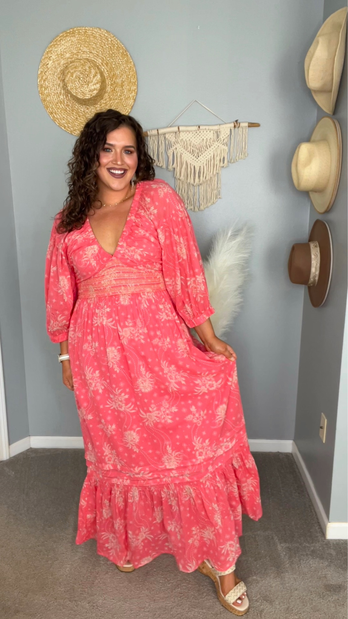 Midsize lightweight floral printed maxi dress for Spring + Summer 🌺🩷✨ 
Size: L 
#midsizeoutfits #ootd #dress #maxidress #floral #wineryoutfit #freepeople #styleinspo #curvystyle #boho #wedges

#LTKcurves #LTKSeasonal #LTKstyletip