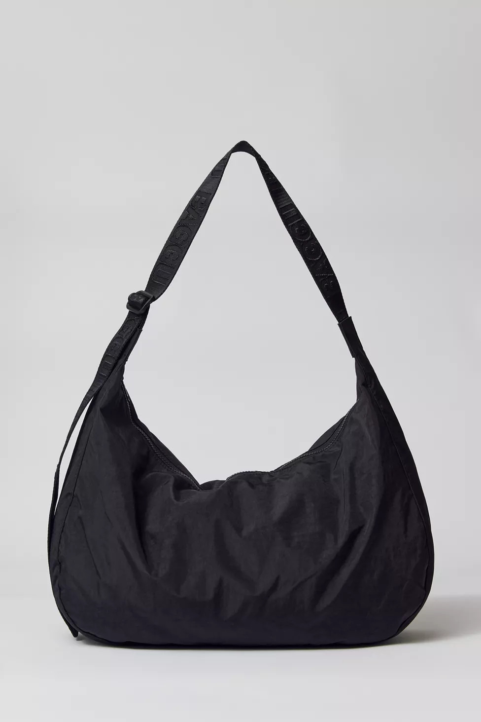 BAGGU Large Nylon Crescent Bag | Urban Outfitters (US and RoW)