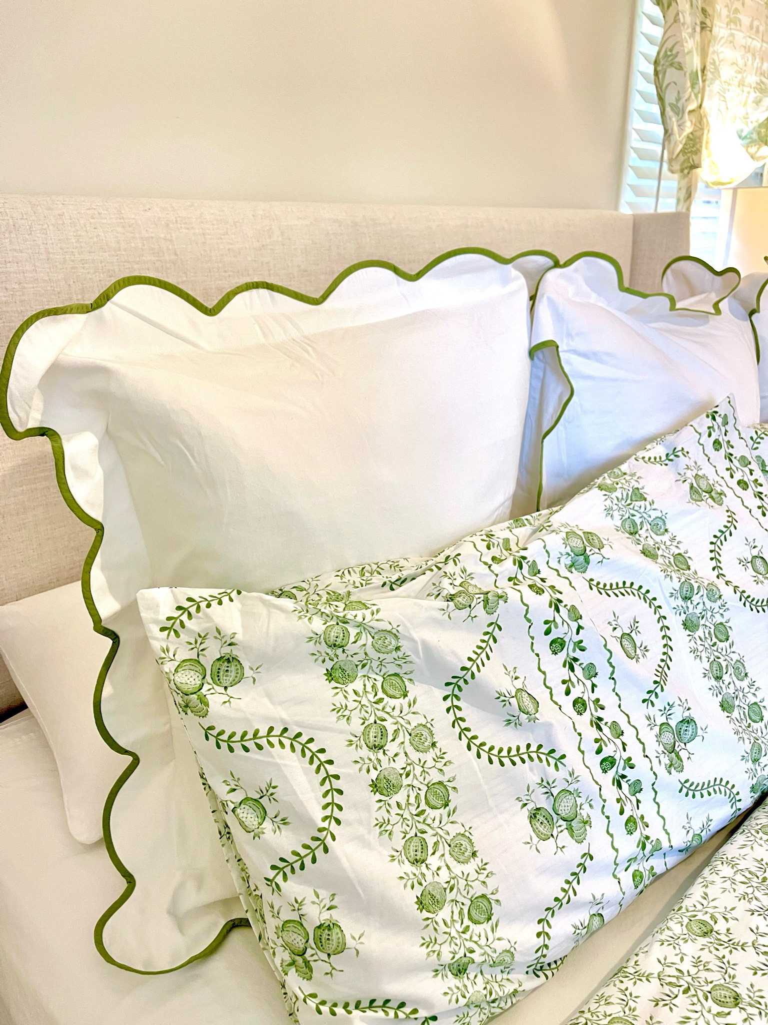 obsessed is an understatement for these euro shams 🤩  the shams are 26in & I ordered 28in pillows to make them extra fluffy! ☁️ Also highly recommend the pillow inserts I linked below 

#LTKFind #LTKhome