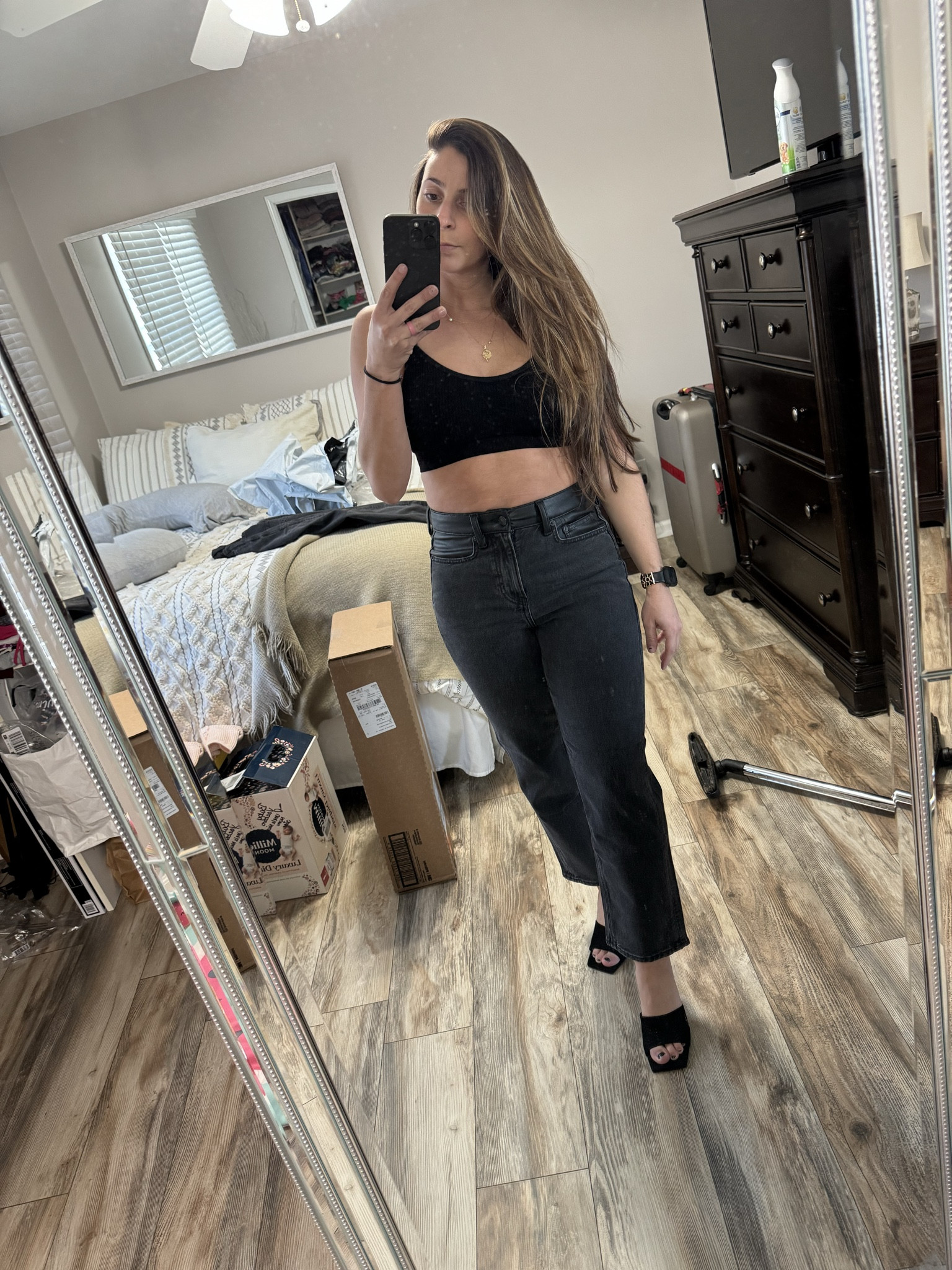 These black ankle high rise jeans are a must for your closet! Top part of the jeans is faux leather detail and gives the jeans a little more comfort and stretch on the waist! I’m postpartum about 10 weeks wearing a size 4 short! 

#black #jeans #leather #fashion #sale #ae #postpartum #bump #mom #looks #ootd 

#LTKfindsunder50 #LTKstyletip #LTKsalealert