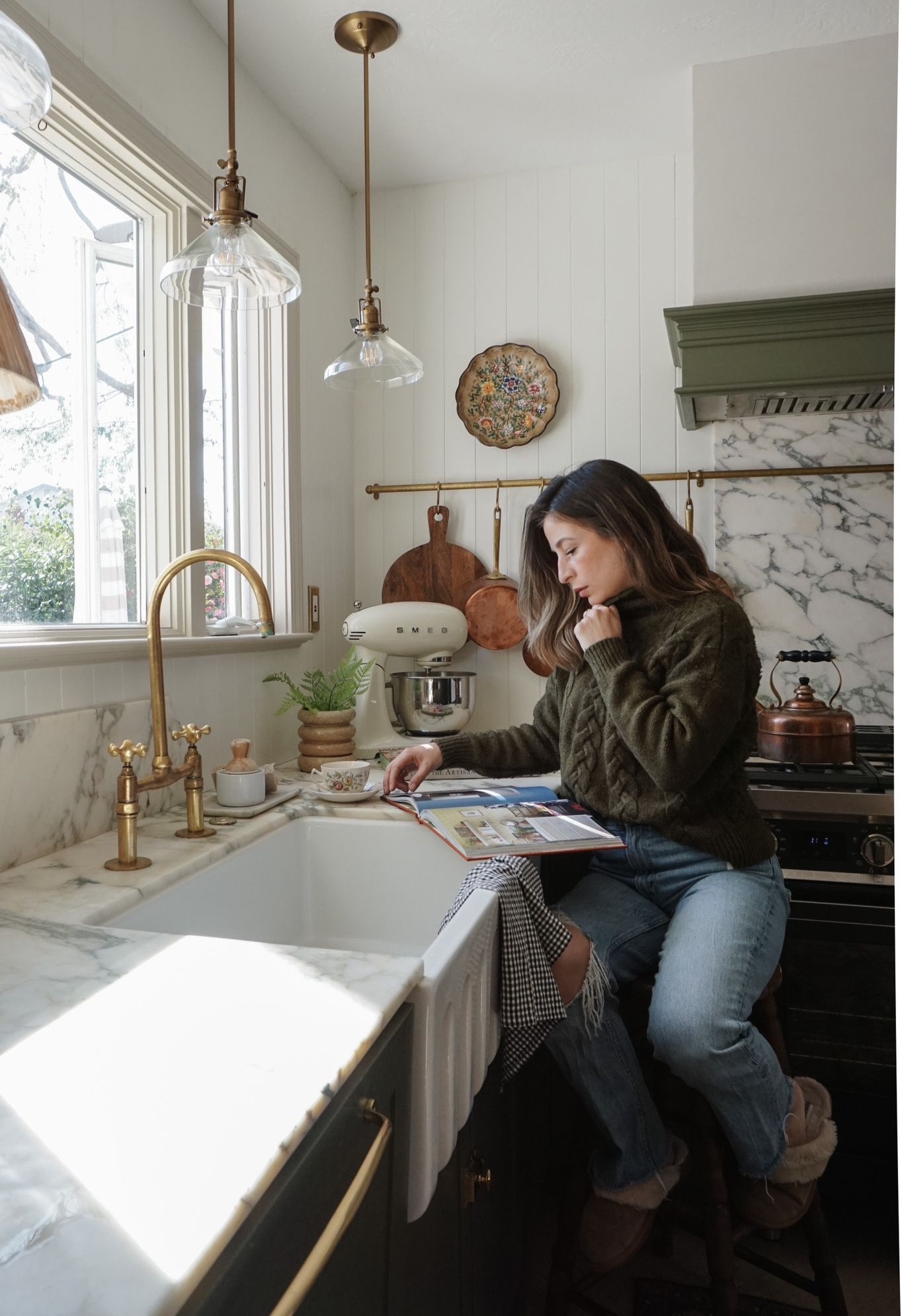 Kitchen decor. Kitchen sink. Pendant light. Smeg stand mixer. Home decor  