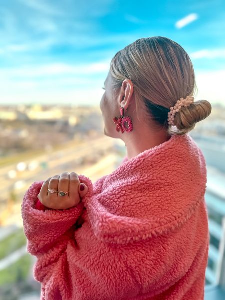 It’s all about the details, like this pearl ponytail holder that adds a cute little feminine flair to bun or pony! 

#LTKbeauty #LTKSeasonal #LTKGiftGuide