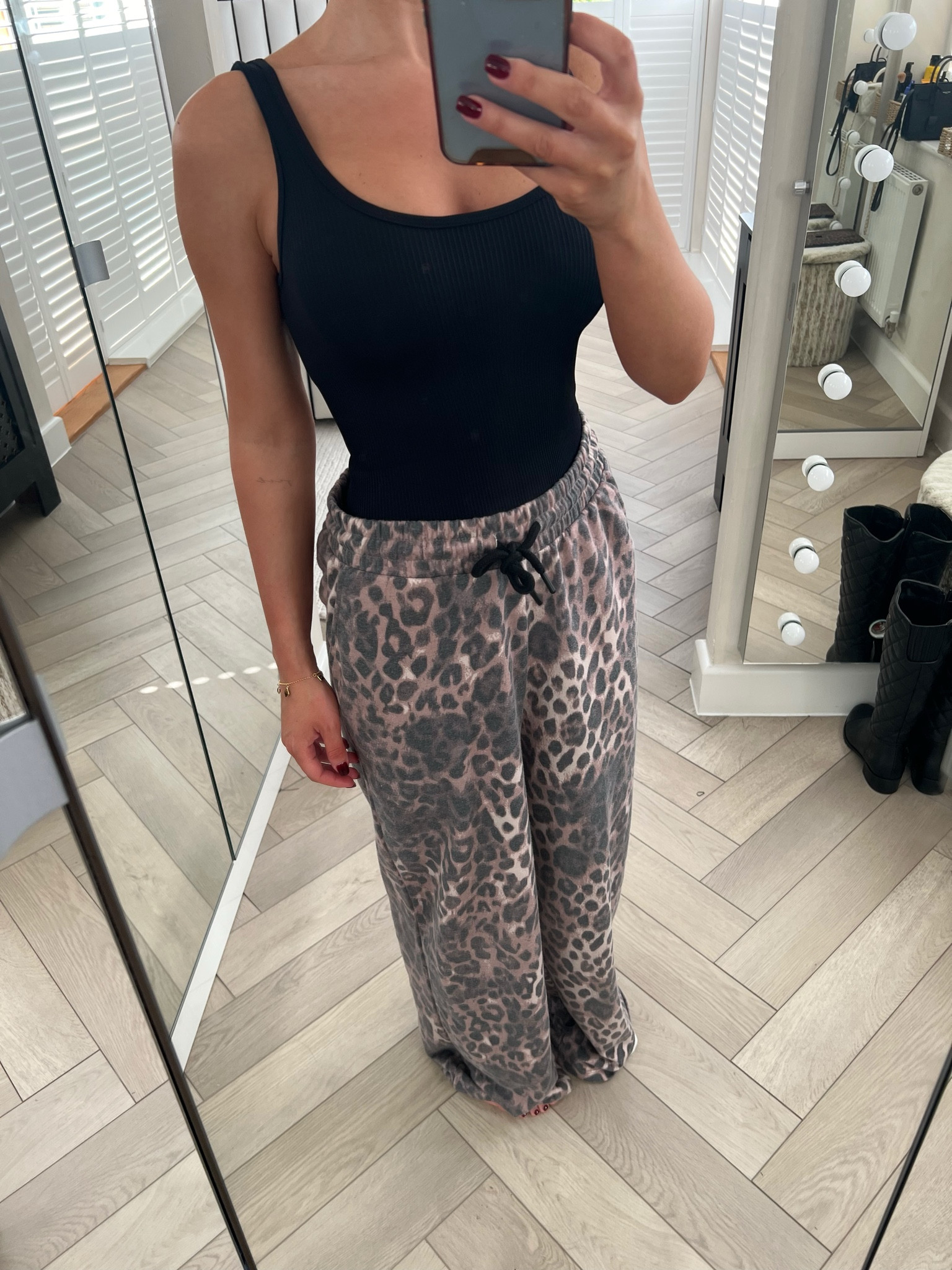 Autumn outfit, cosy outfit, leopard trend, leopard joggers, river island, home outfitt

#LTKhome #LTKuk #LTKautumn