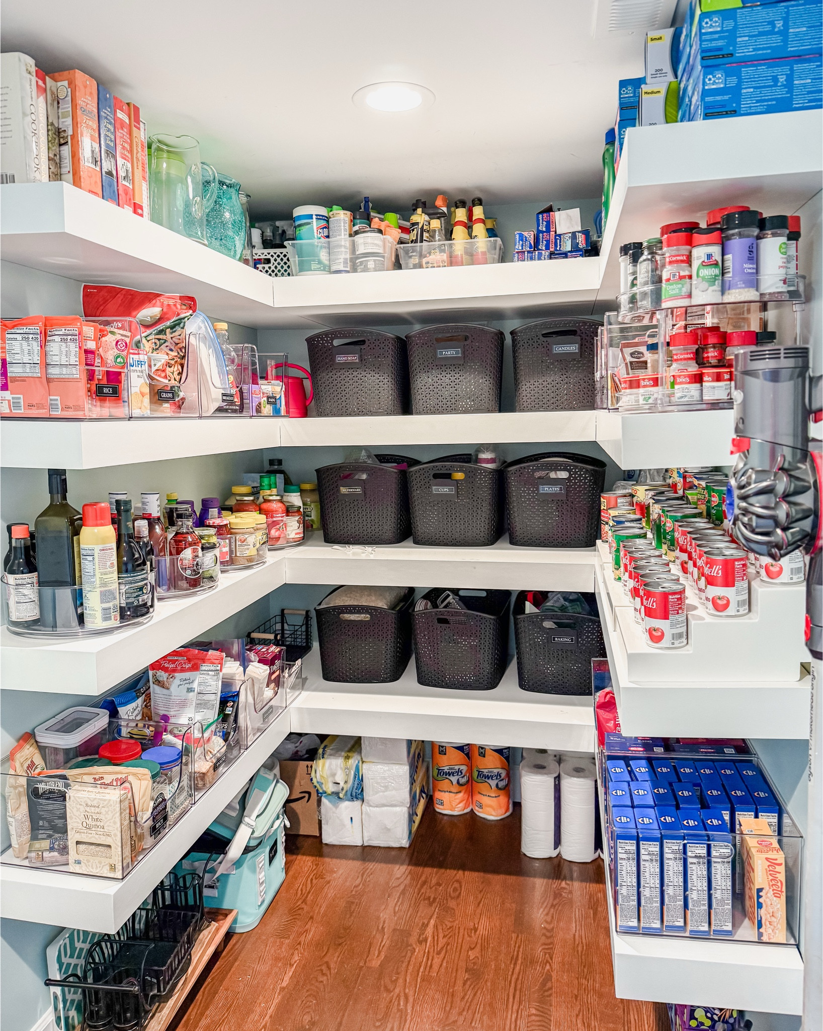 Organize your pantry like a pro!


#LTKFamily #LTKHome #LTKFindsUnder50