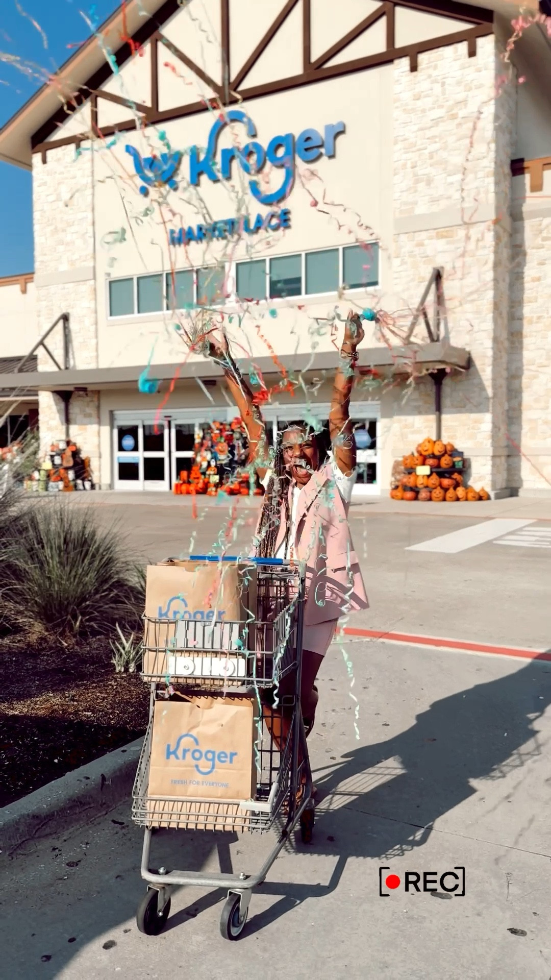 Confetti that doesn’t leave a mess behind! Genius! 

#LTKParties #LTKWedding #LTKHome